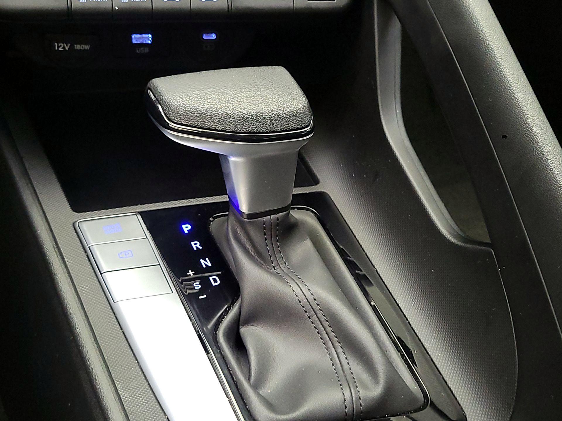 Thumbnail: 2024 Hyundai Elantra - 18
