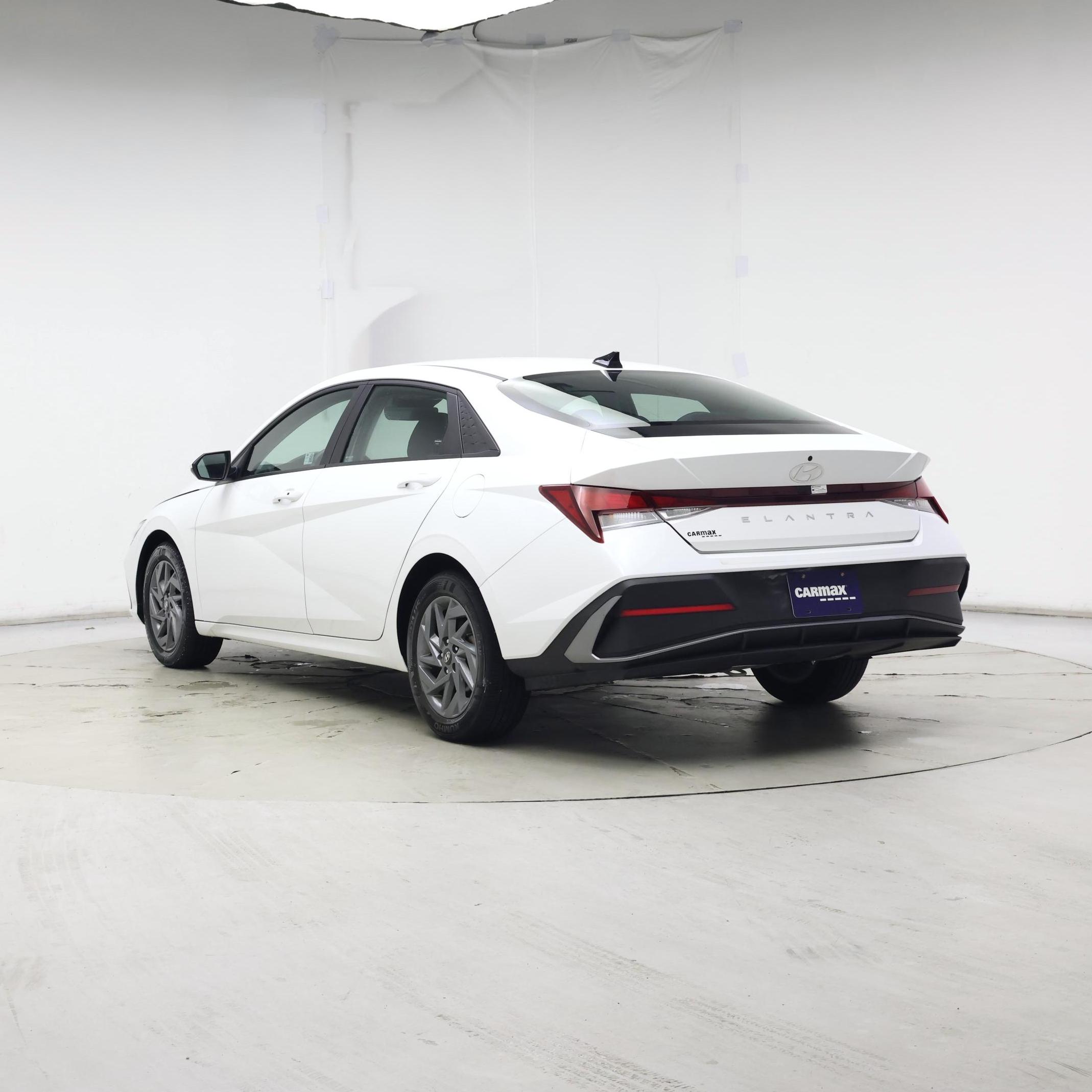 Thumbnail: 2024 Hyundai Elantra - 2