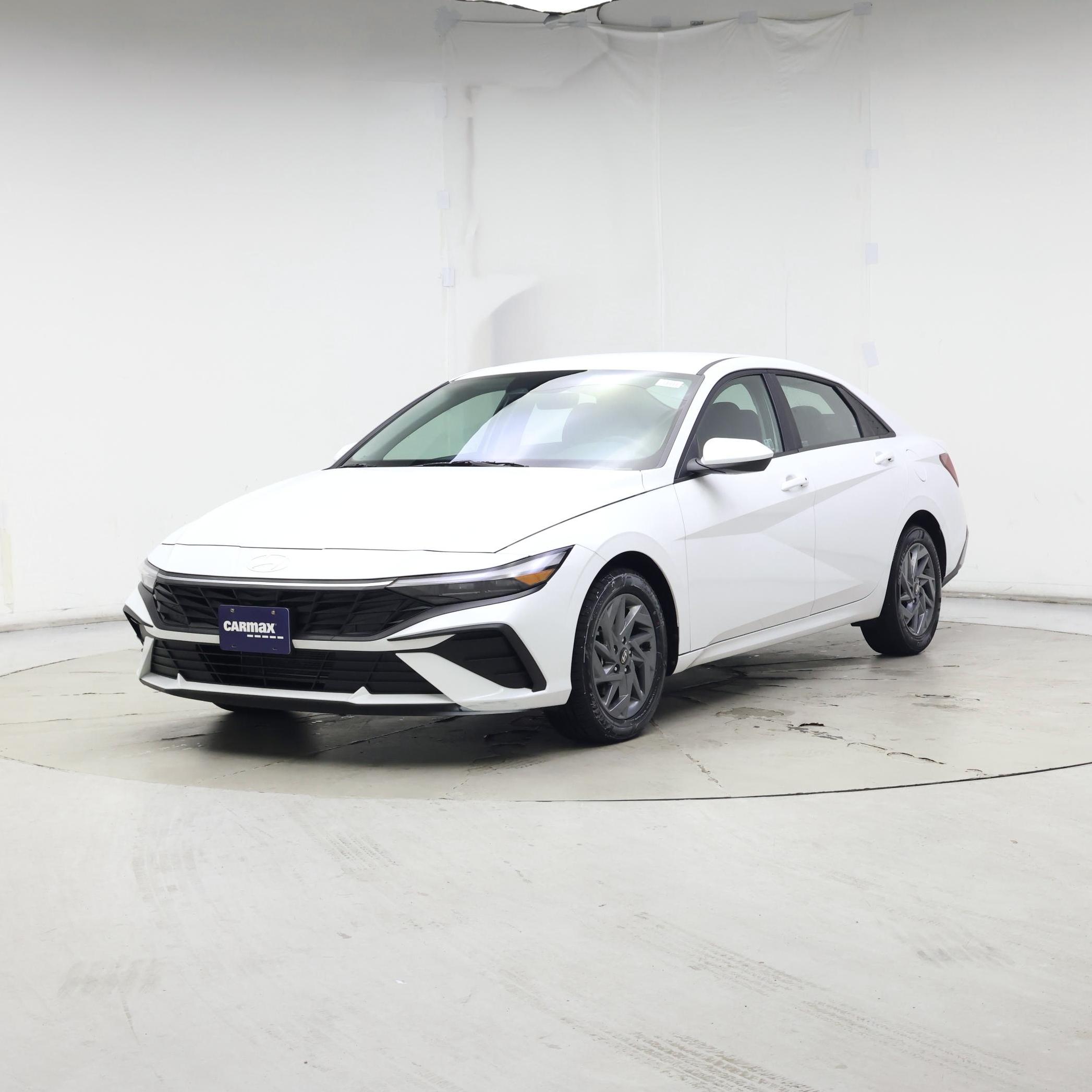 Thumbnail: 2024 Hyundai Elantra - 4