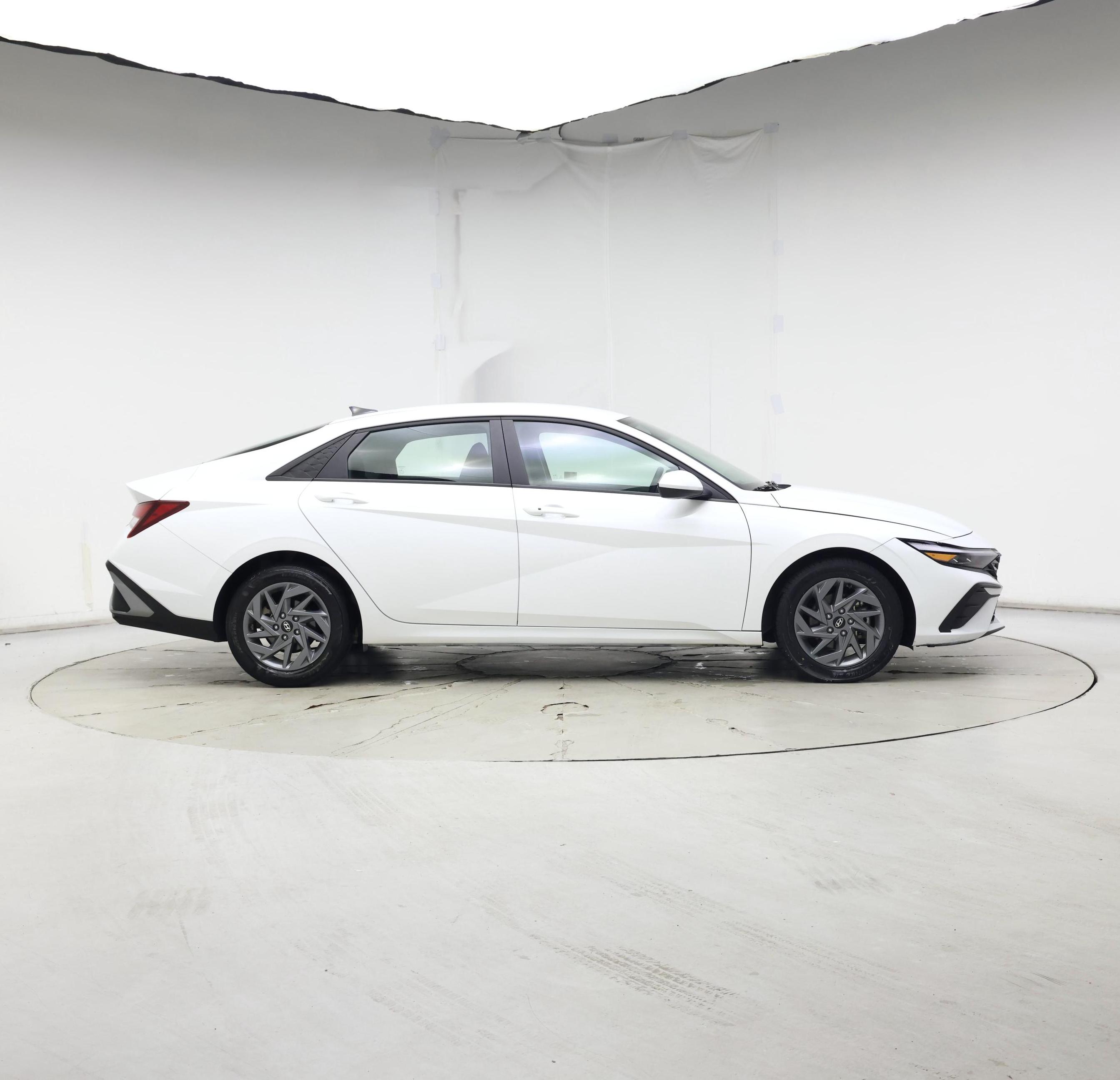 Thumbnail: 2024 Hyundai Elantra - 7