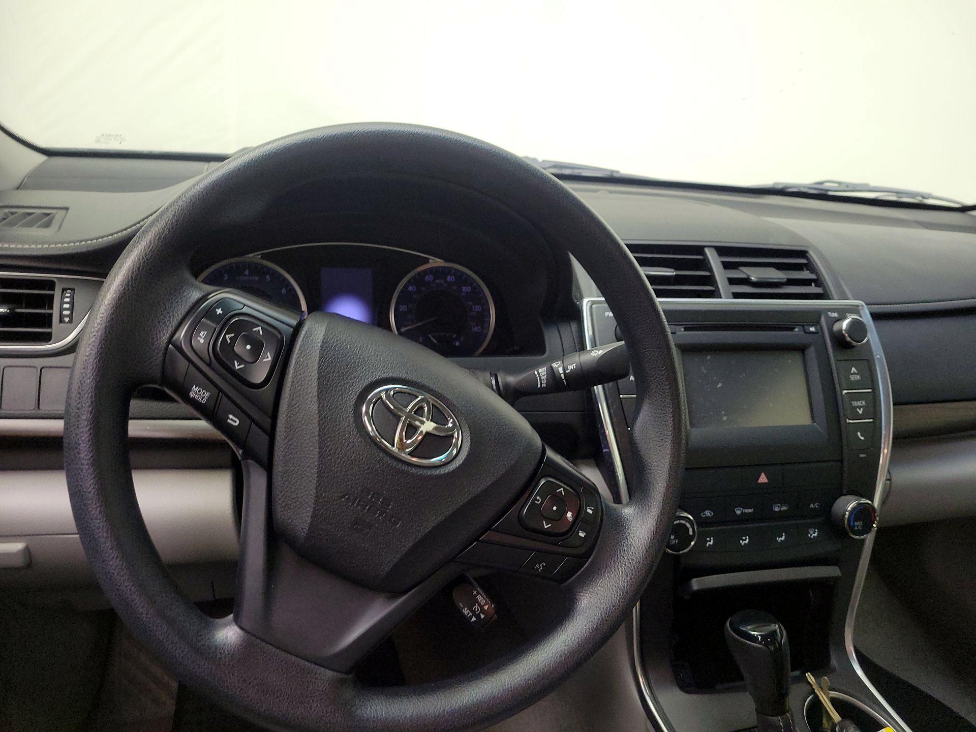 Thumbnail: 2017 Toyota Camry - 10