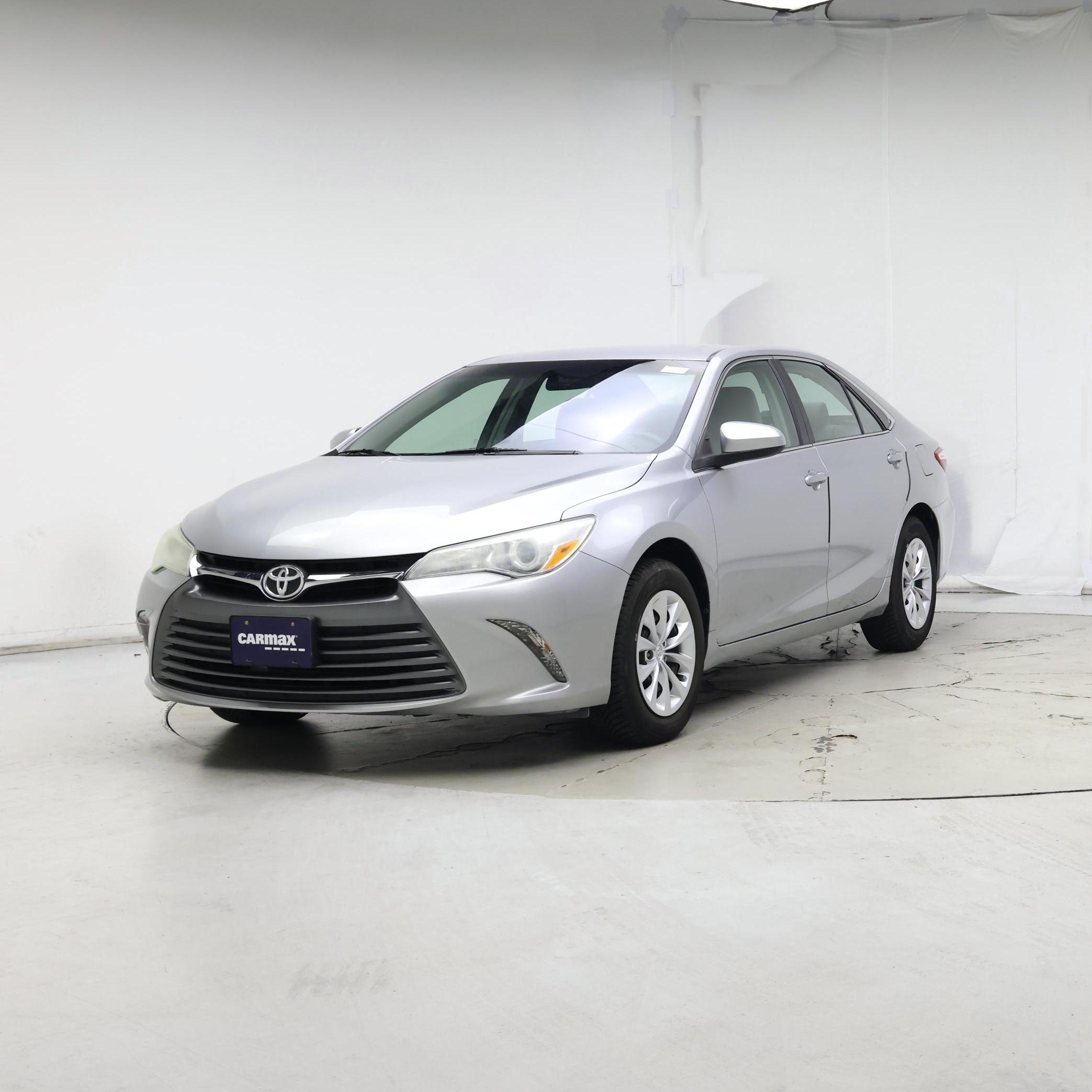 Thumbnail: 2017 Toyota Camry - 4