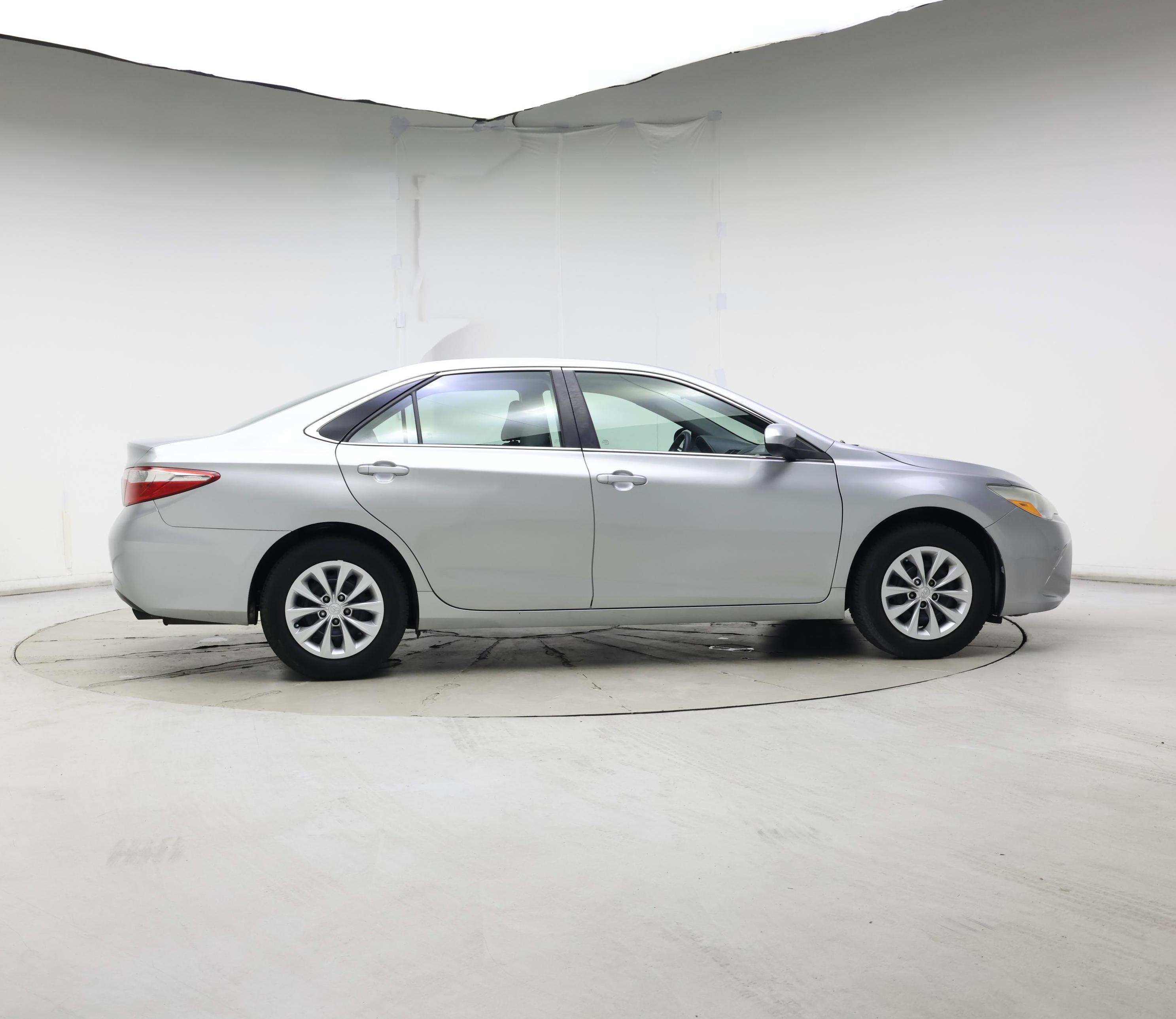 Thumbnail: 2017 Toyota Camry - 7