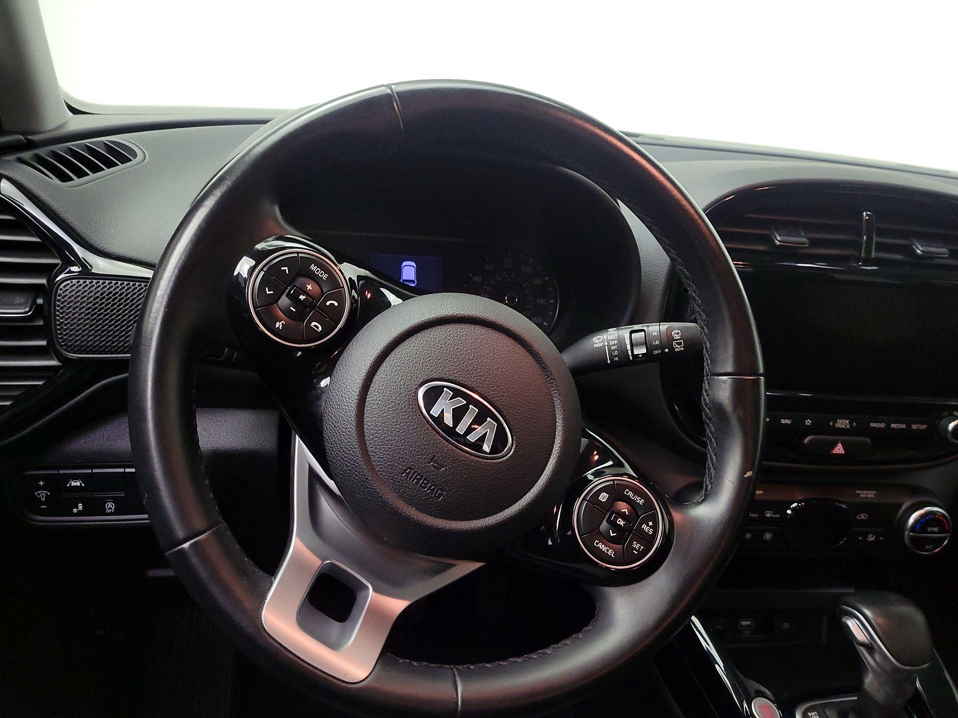 Thumbnail: 2020 Kia Soul - 10