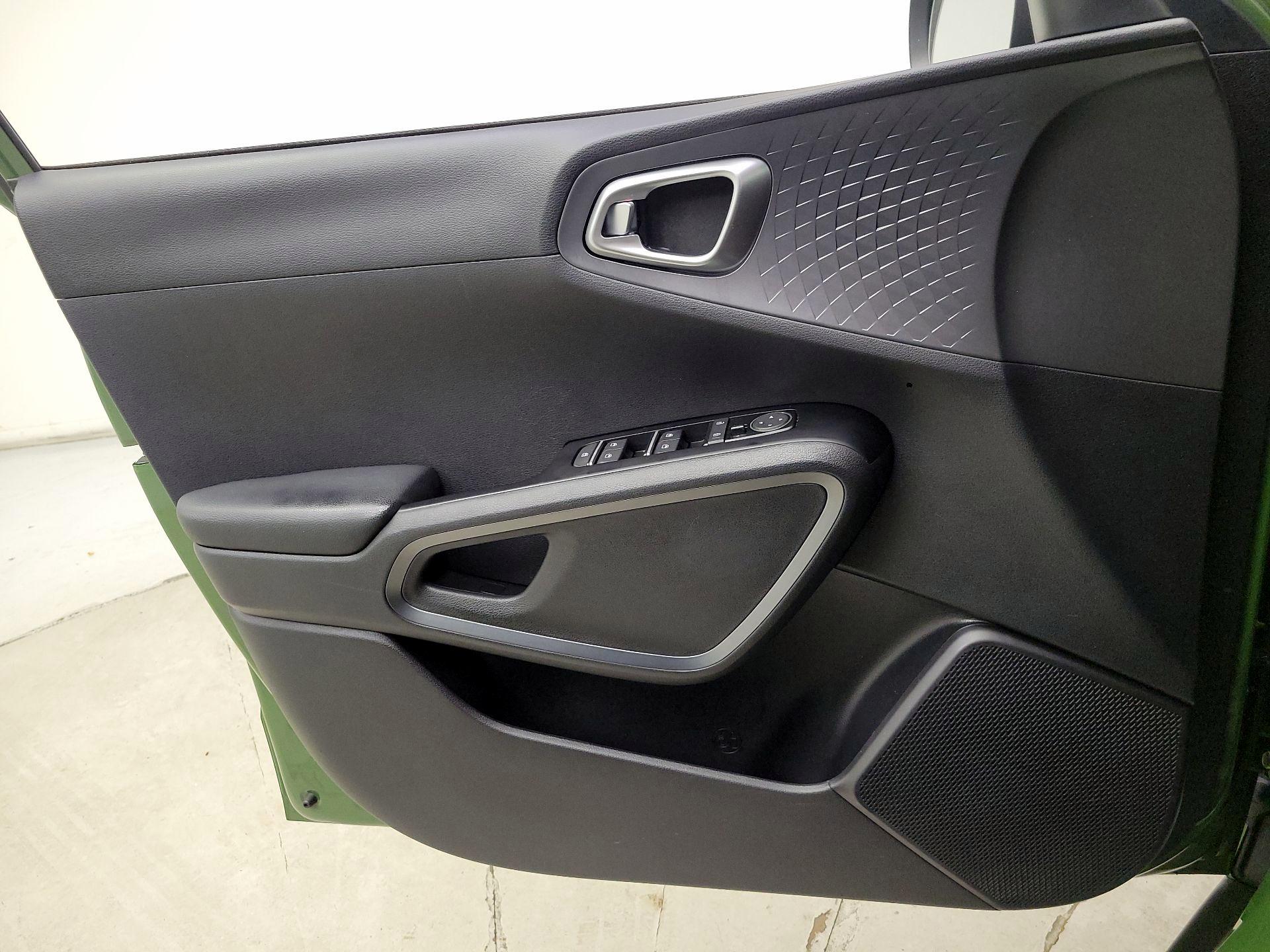 Thumbnail: 2020 Kia Soul - 12