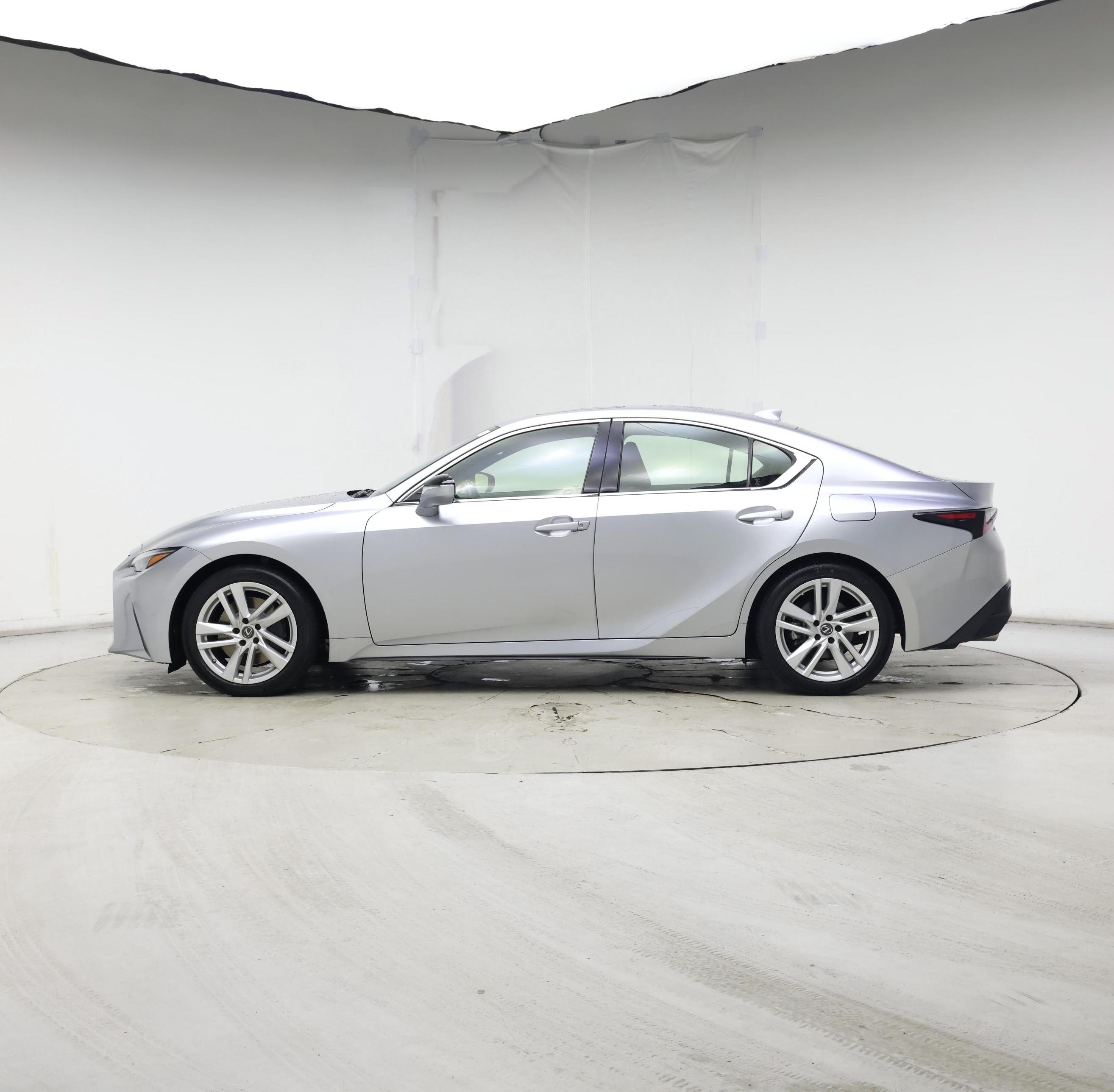 Thumbnail: 2021 Lexus IS - 3