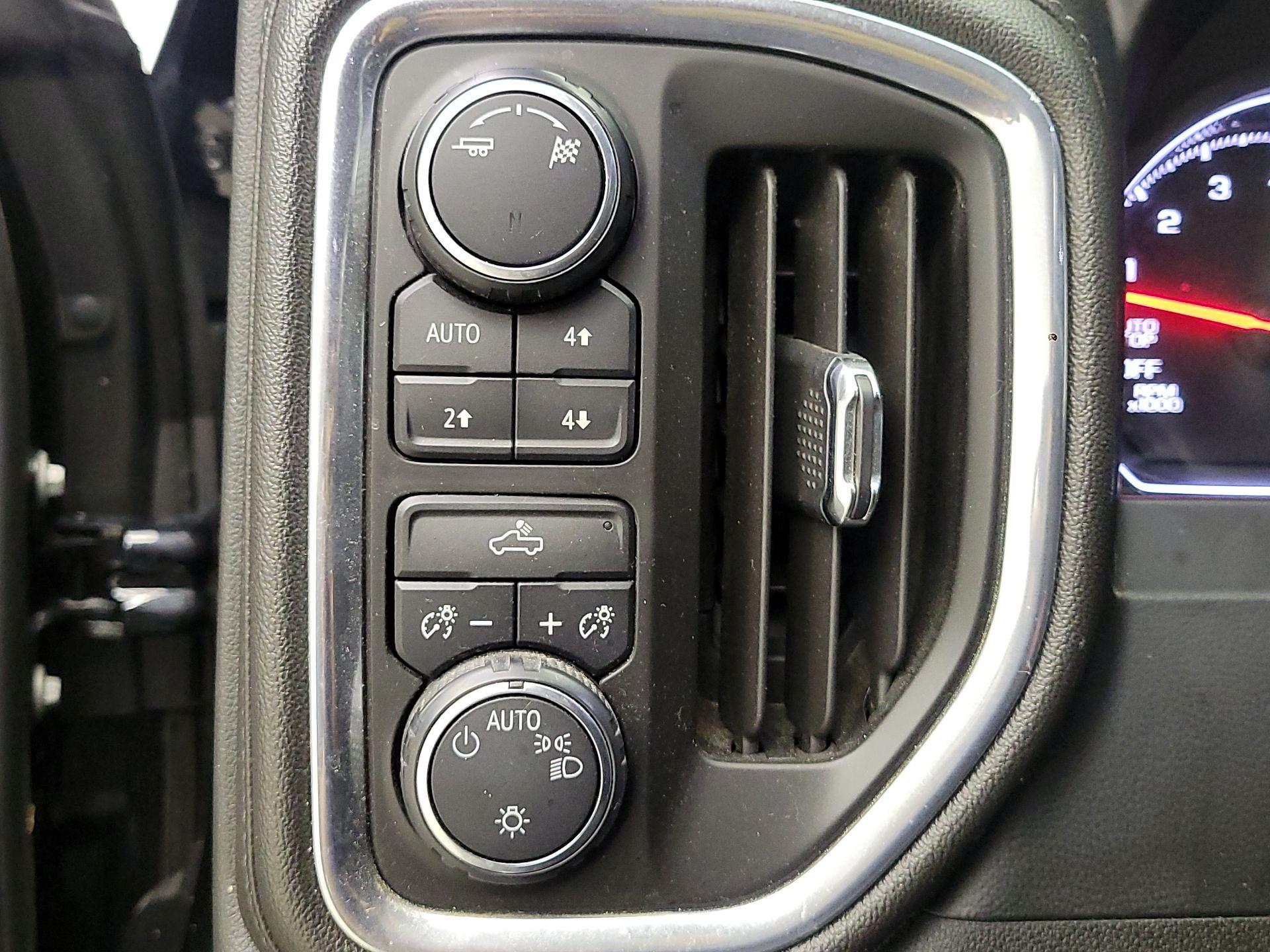 Thumbnail: 2019 Chevrolet Silverado 1500 - 13