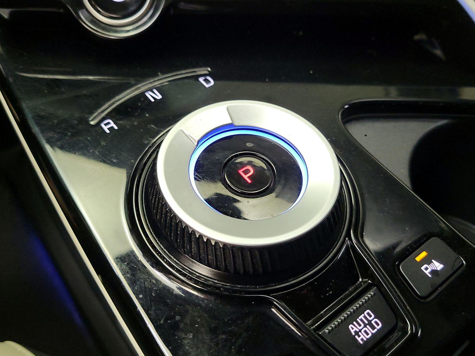 Thumbnail: 2022 Kia EV6 - 18