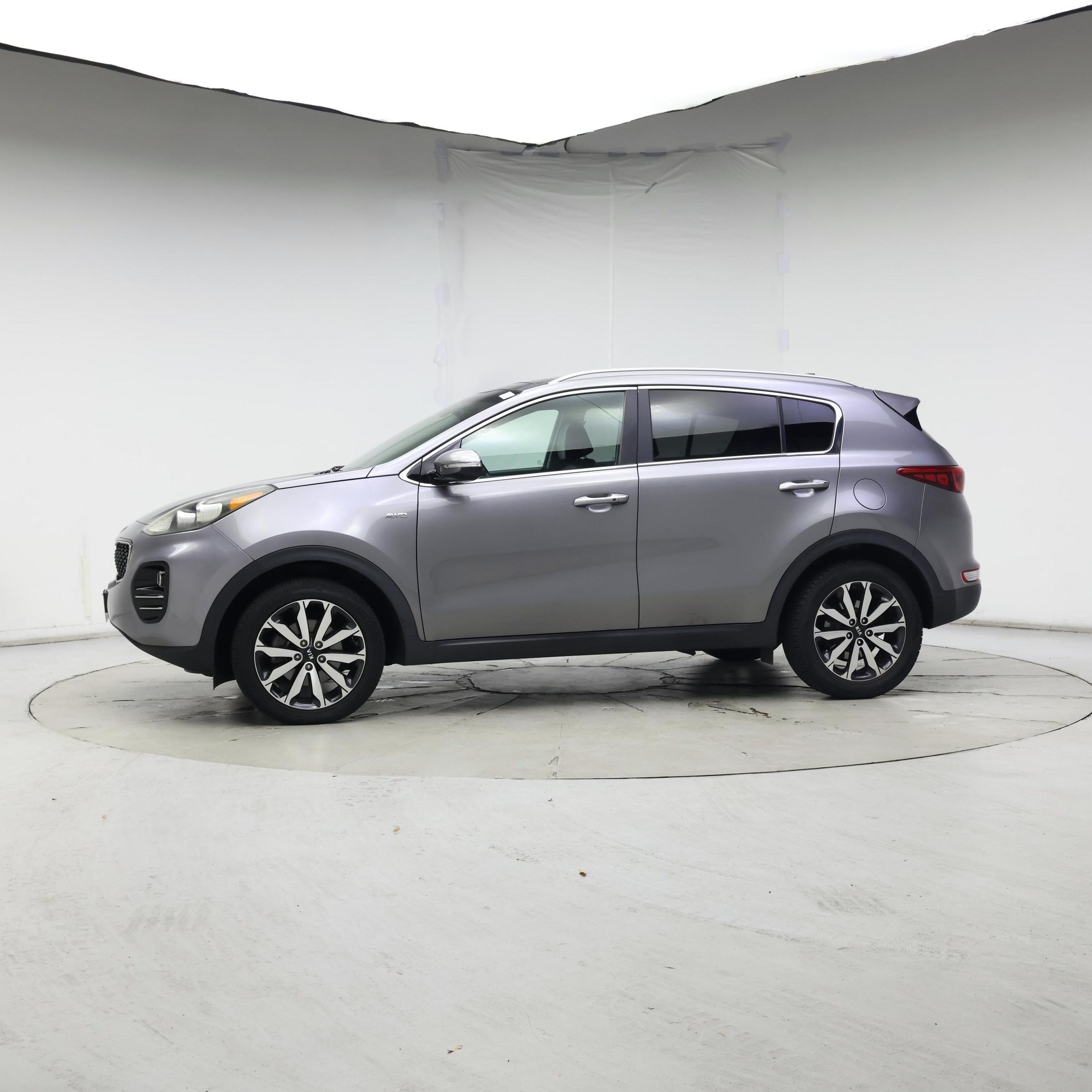 Thumbnail: 2017 Kia Sportage - 3