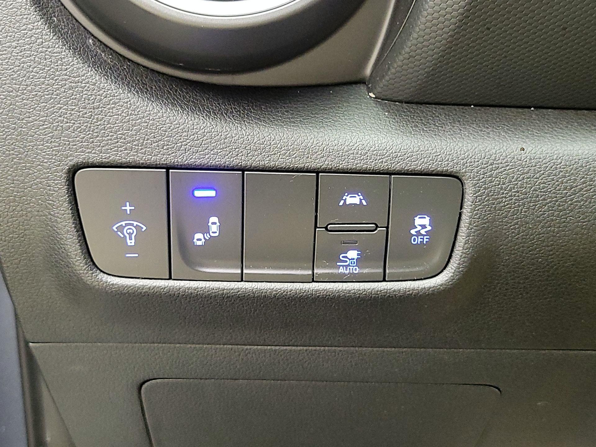 Thumbnail: 2021 Hyundai Kona - 13