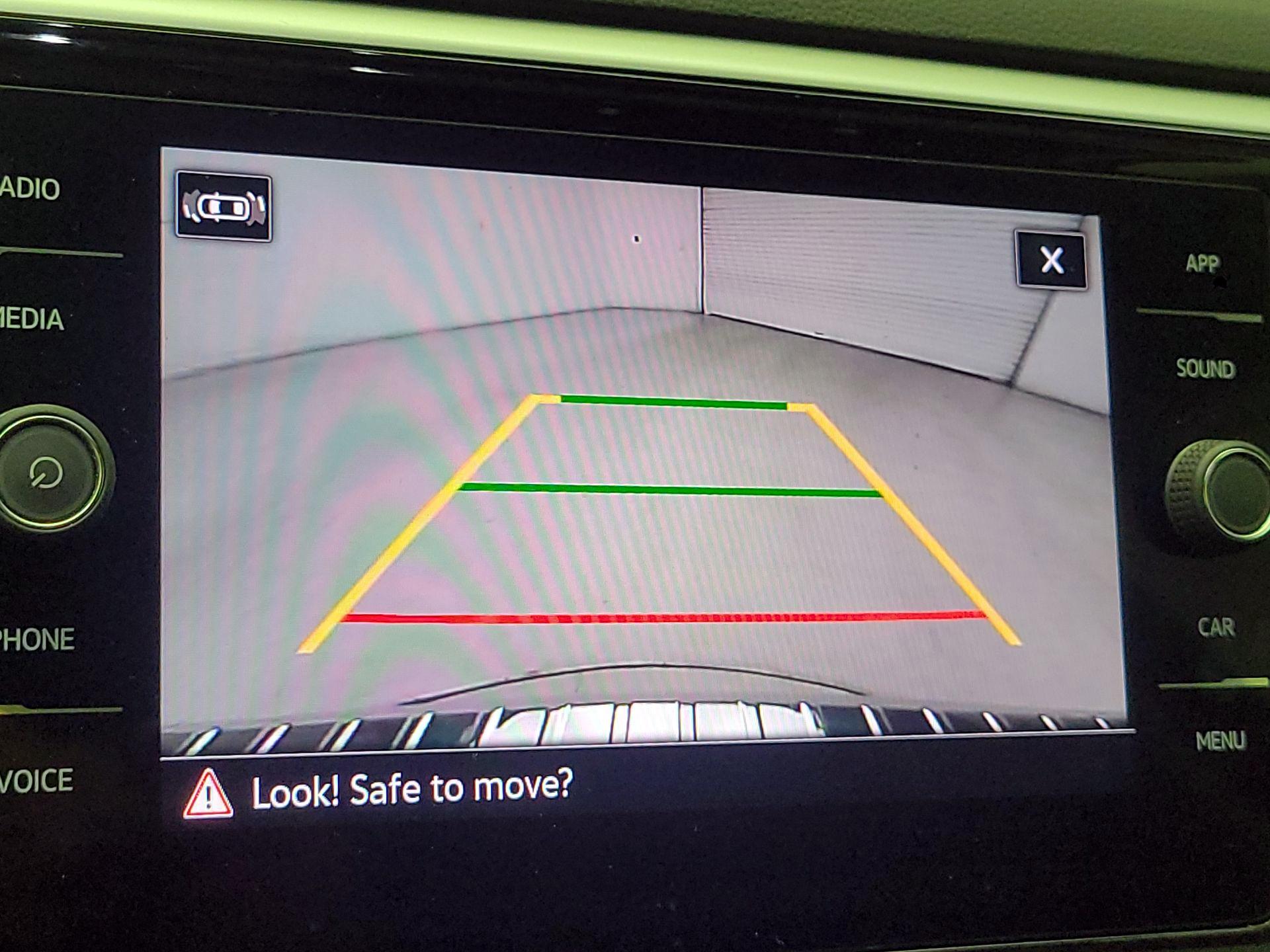 Thumbnail: 2022 Volkswagen Atlas - 14