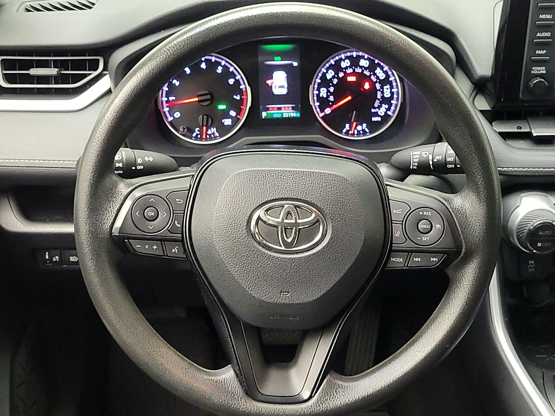 Thumbnail: 2021 Toyota RAV4 - 10