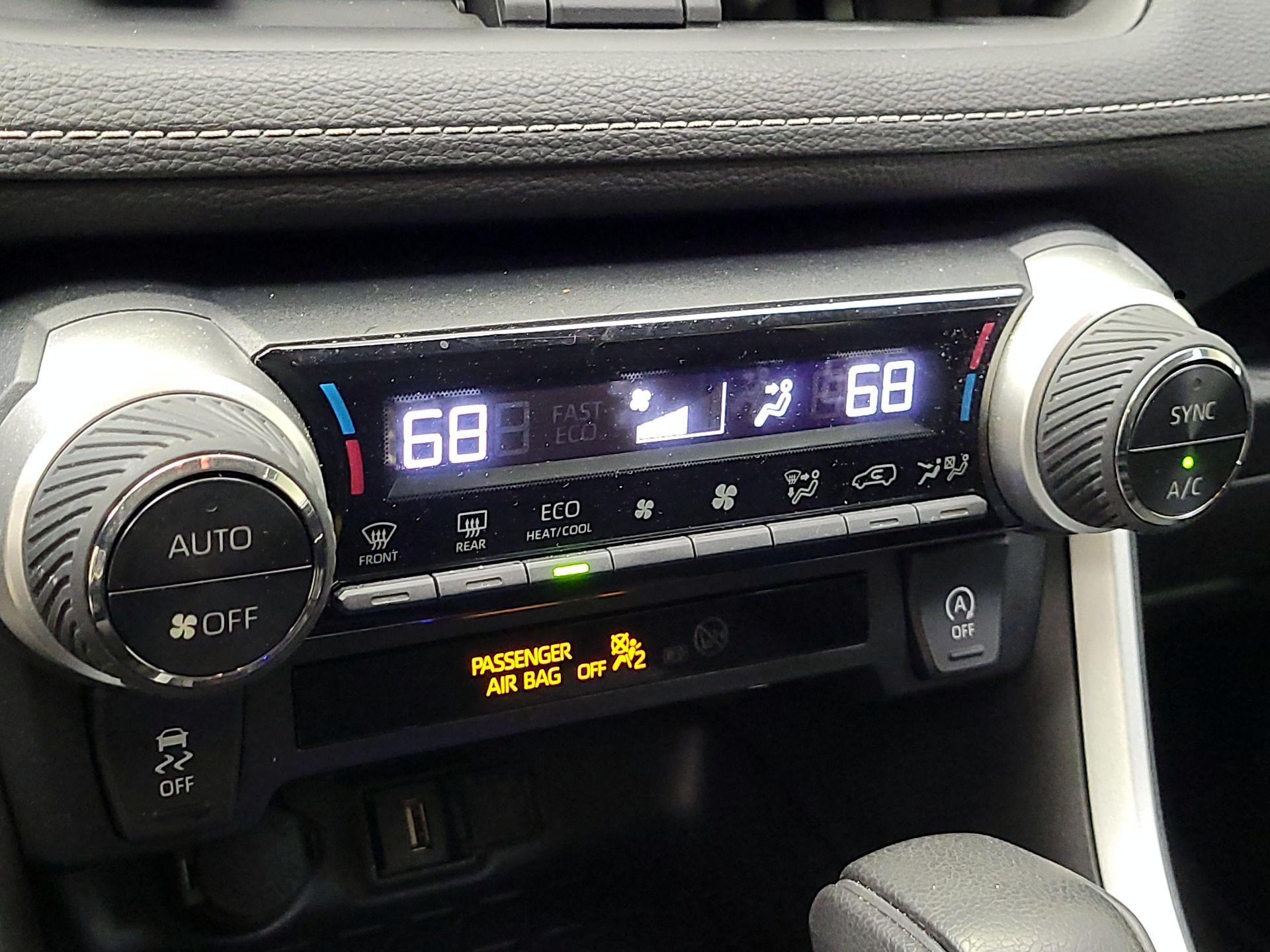 Thumbnail: 2021 Toyota RAV4 - 16