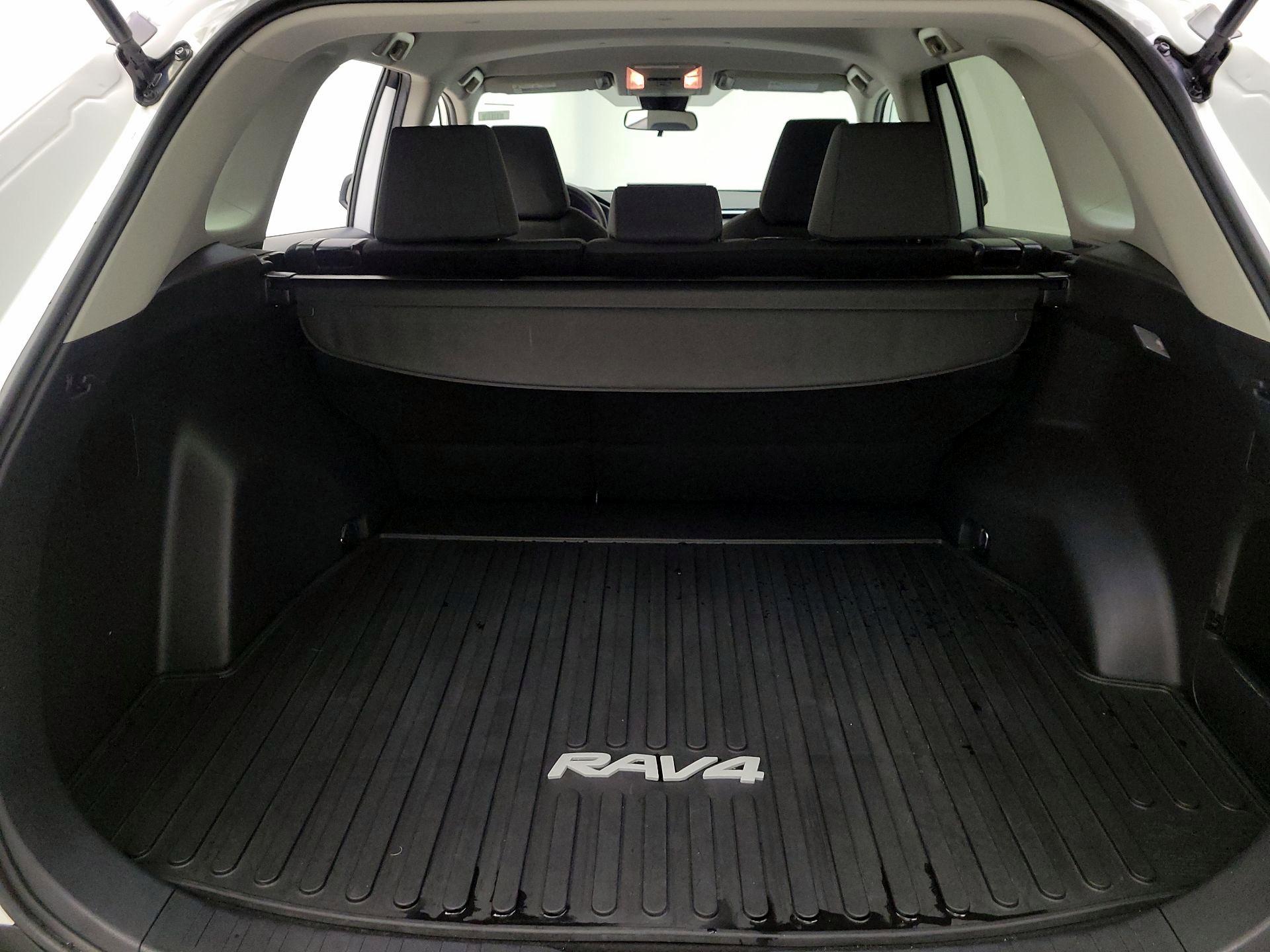 Thumbnail: 2021 Toyota RAV4 - 20