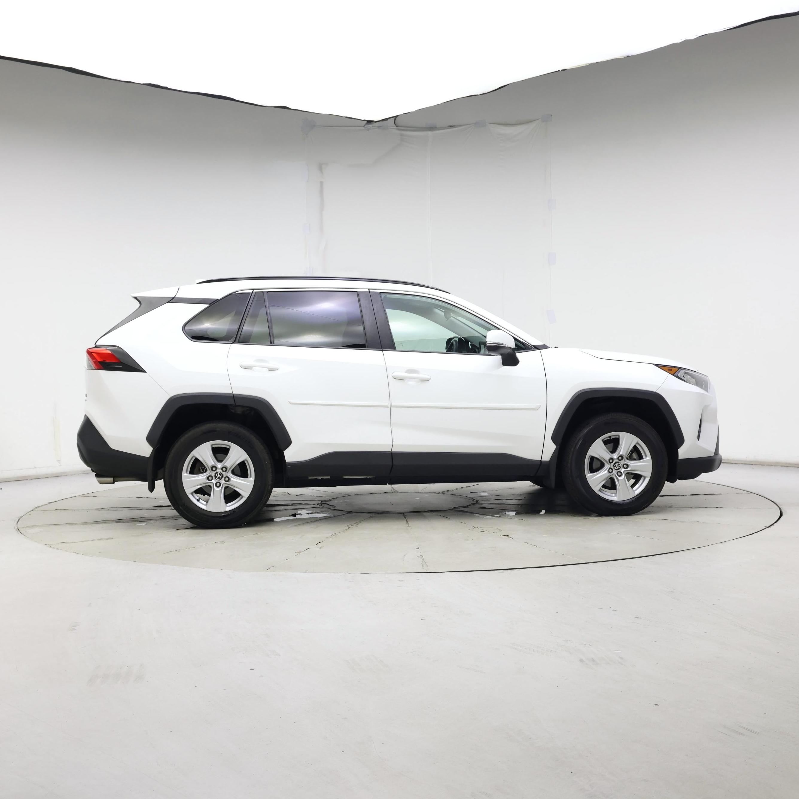 Thumbnail: 2021 Toyota RAV4 - 7