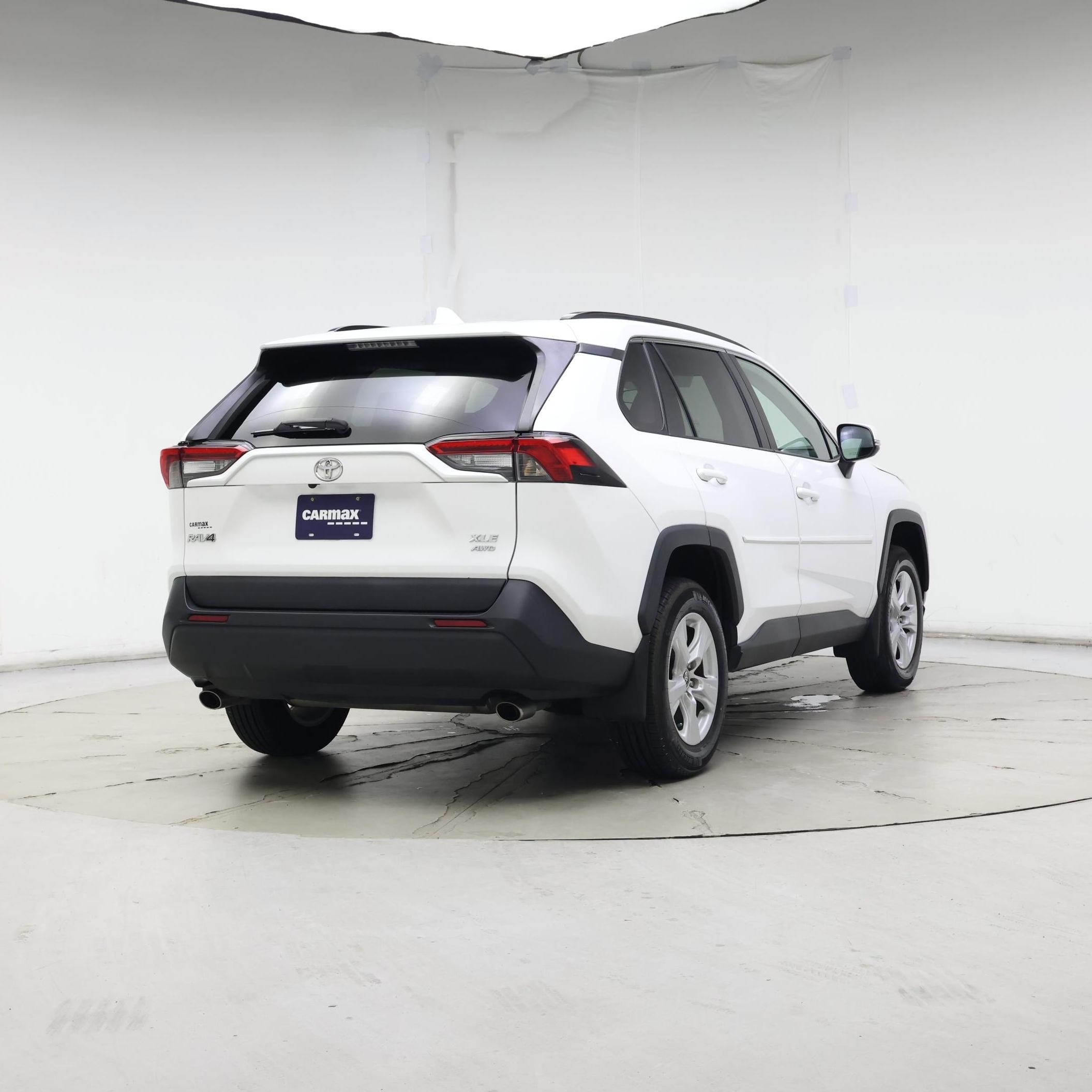 Thumbnail: 2021 Toyota RAV4 - 8