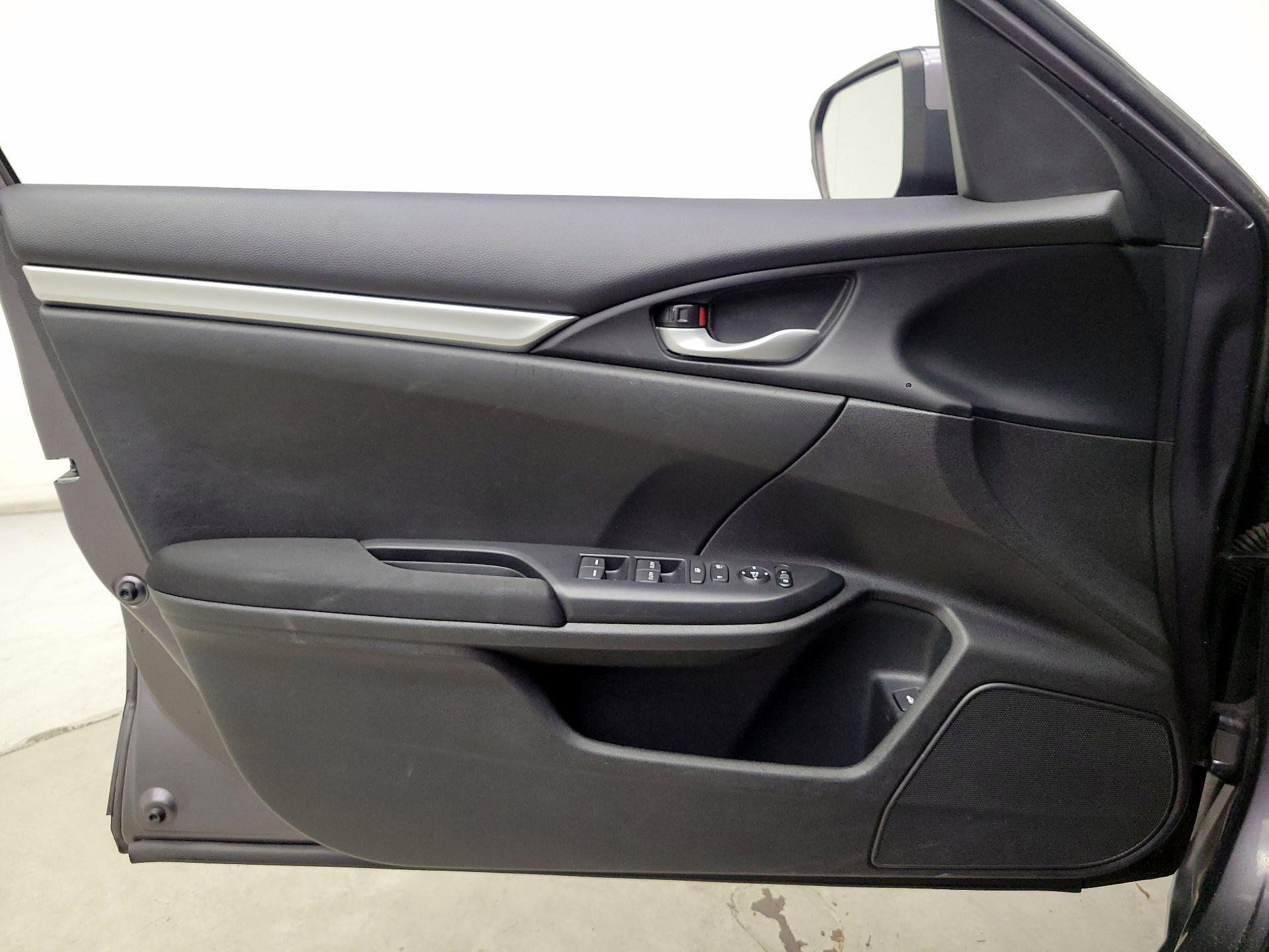 Thumbnail: 2016 Honda Civic - 12