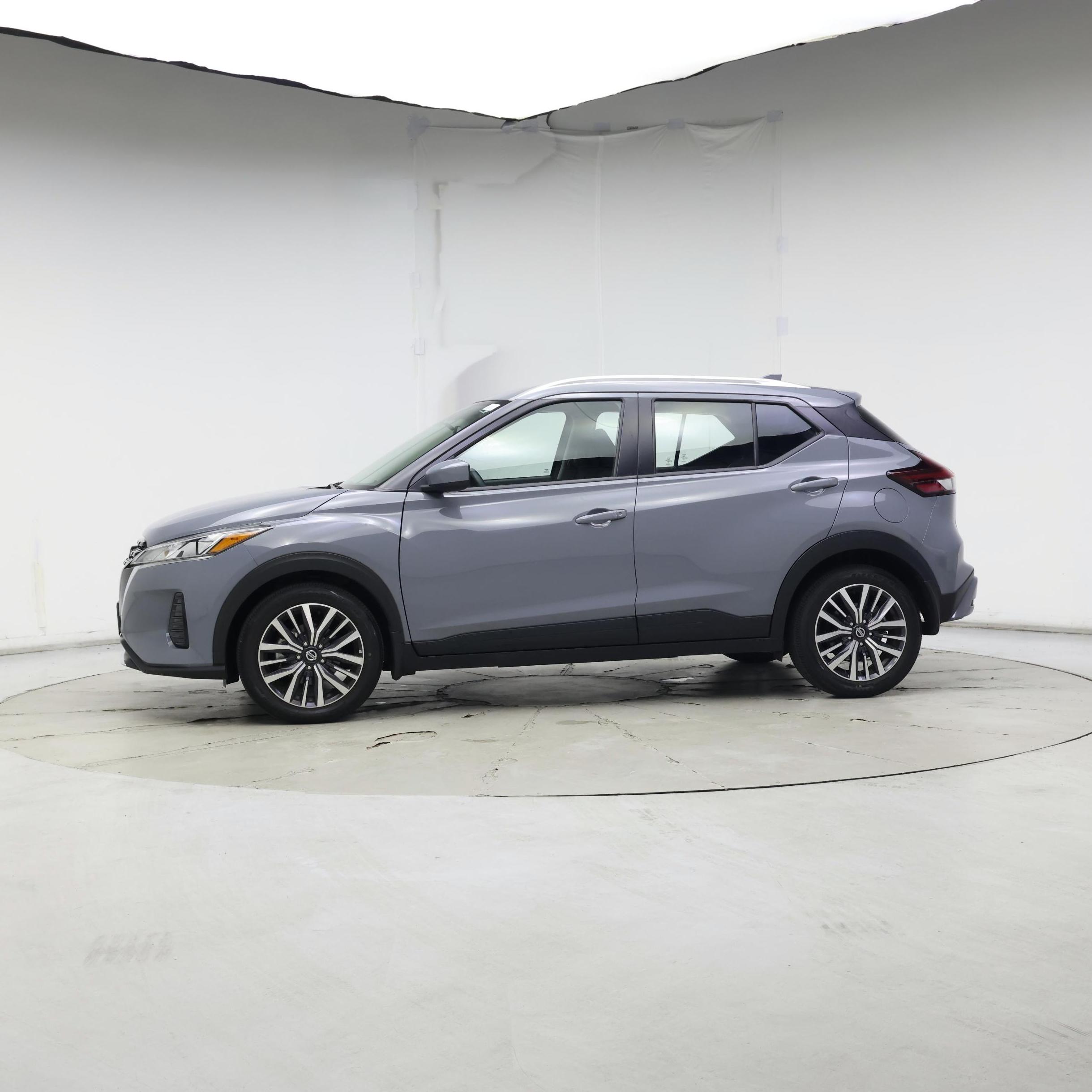 Thumbnail: 2021 Nissan Kicks - 3
