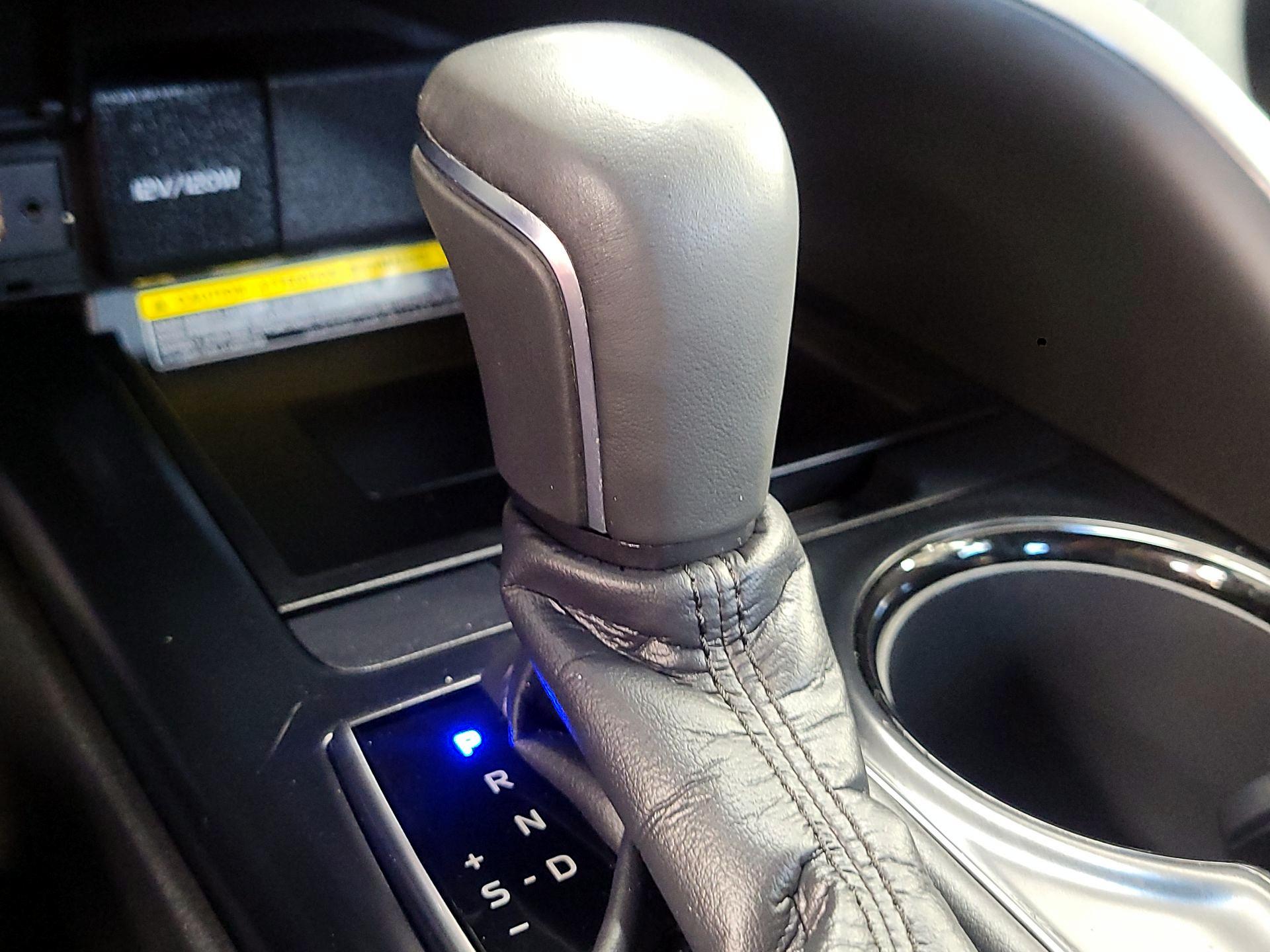 Thumbnail: 2018 Toyota Camry - 17