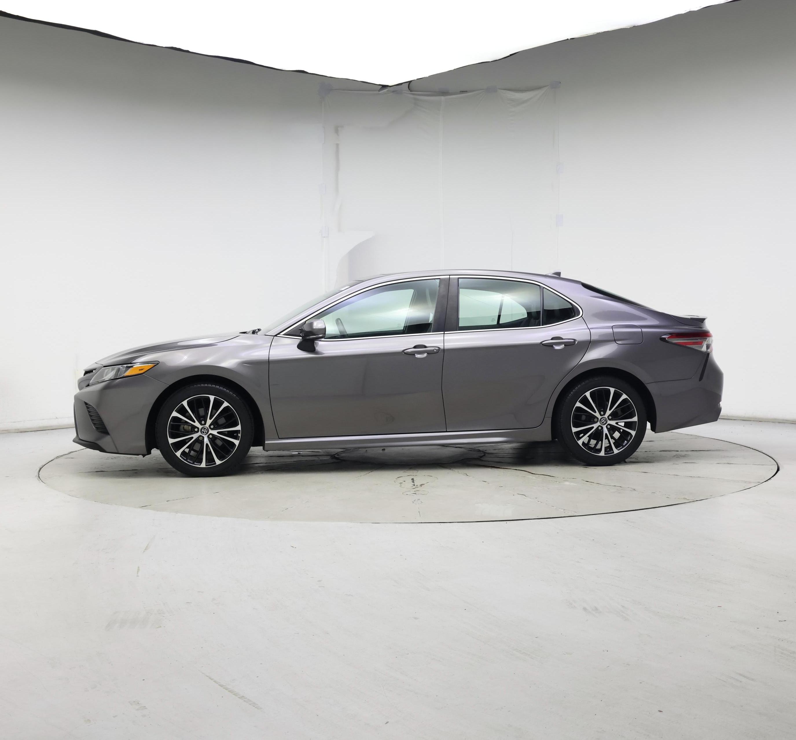 Thumbnail: 2018 Toyota Camry - 3