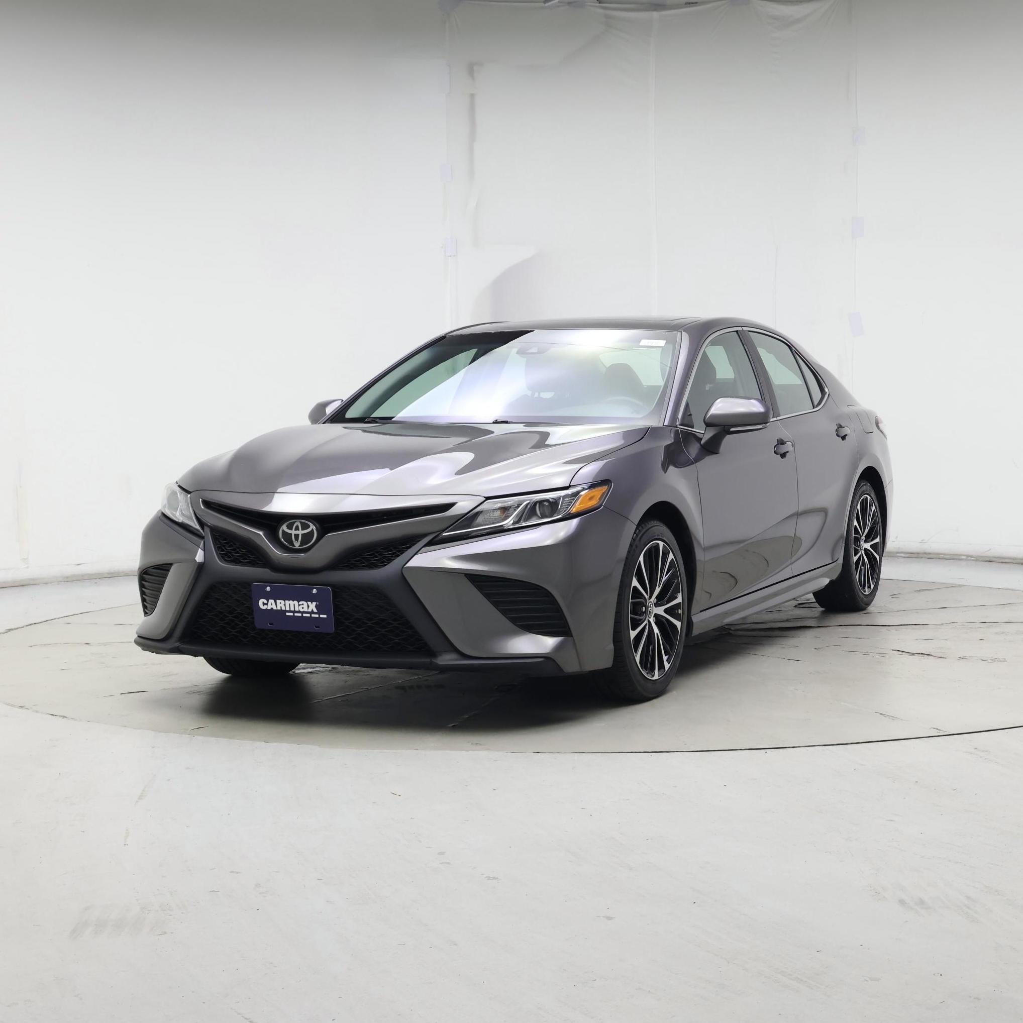 Thumbnail: 2018 Toyota Camry - 4