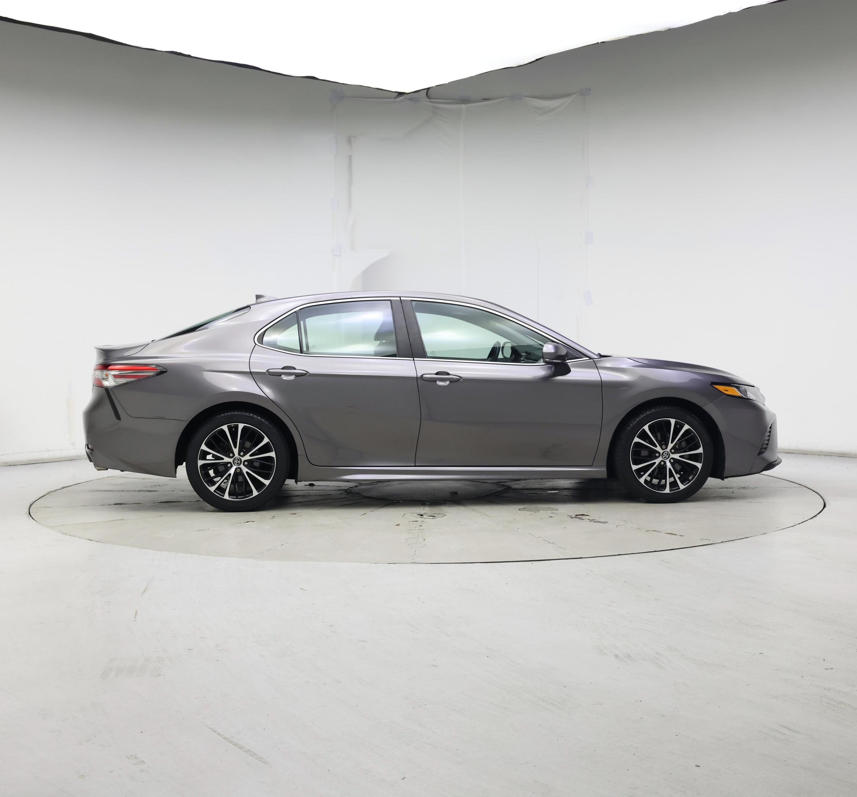 Thumbnail: 2018 Toyota Camry - 7
