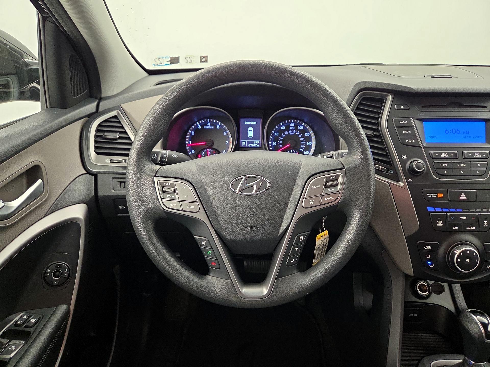 Thumbnail: 2016 Hyundai Santa Fe - 10
