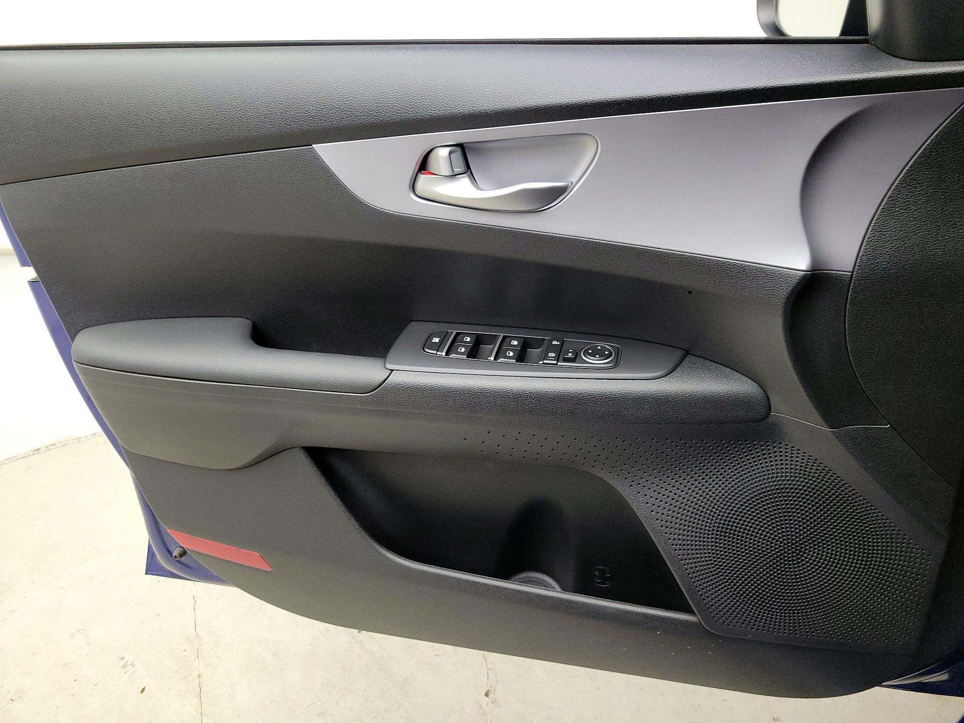 Thumbnail: 2024 Kia Forte - 12