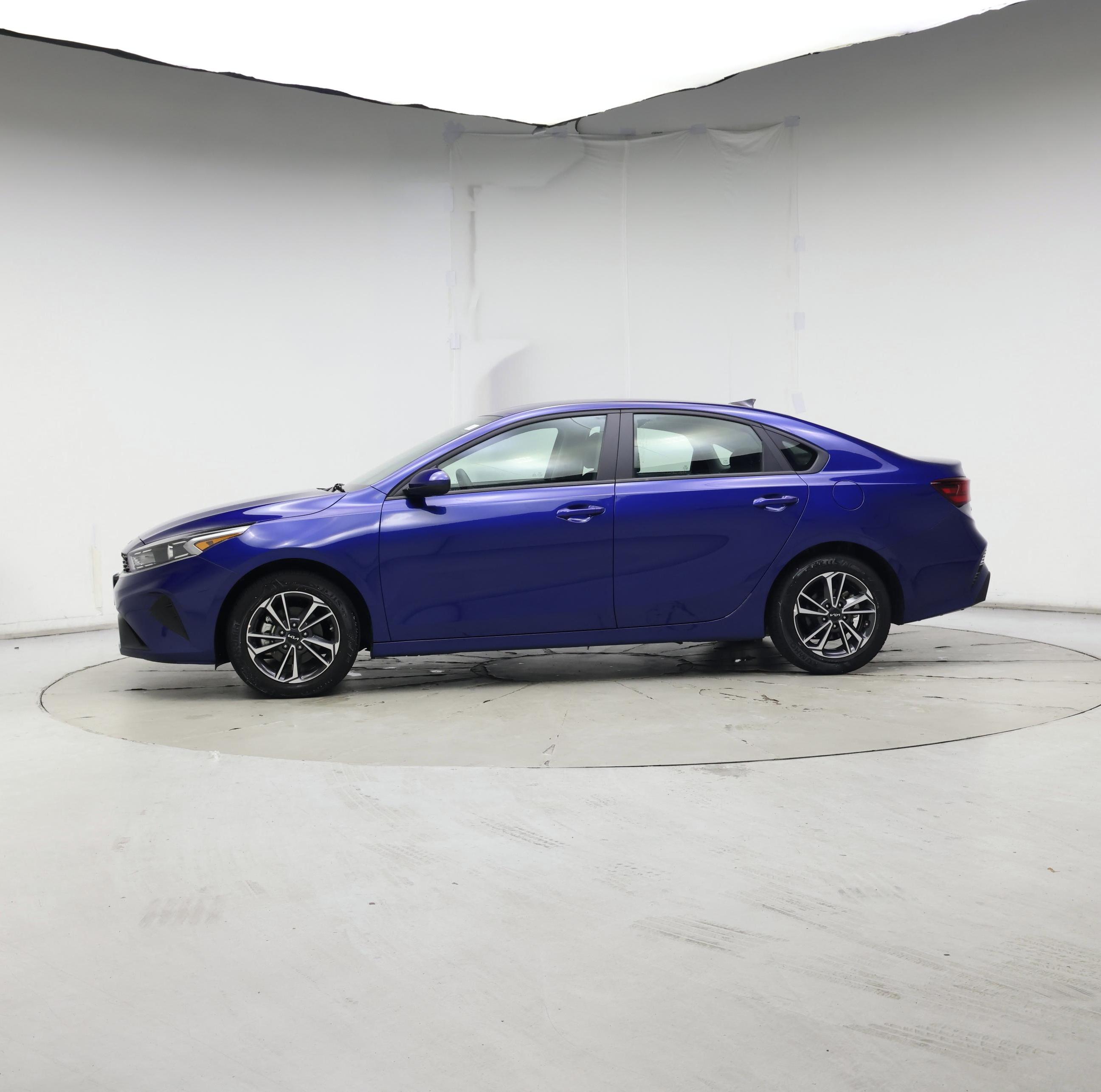 Thumbnail: 2024 Kia Forte - 3
