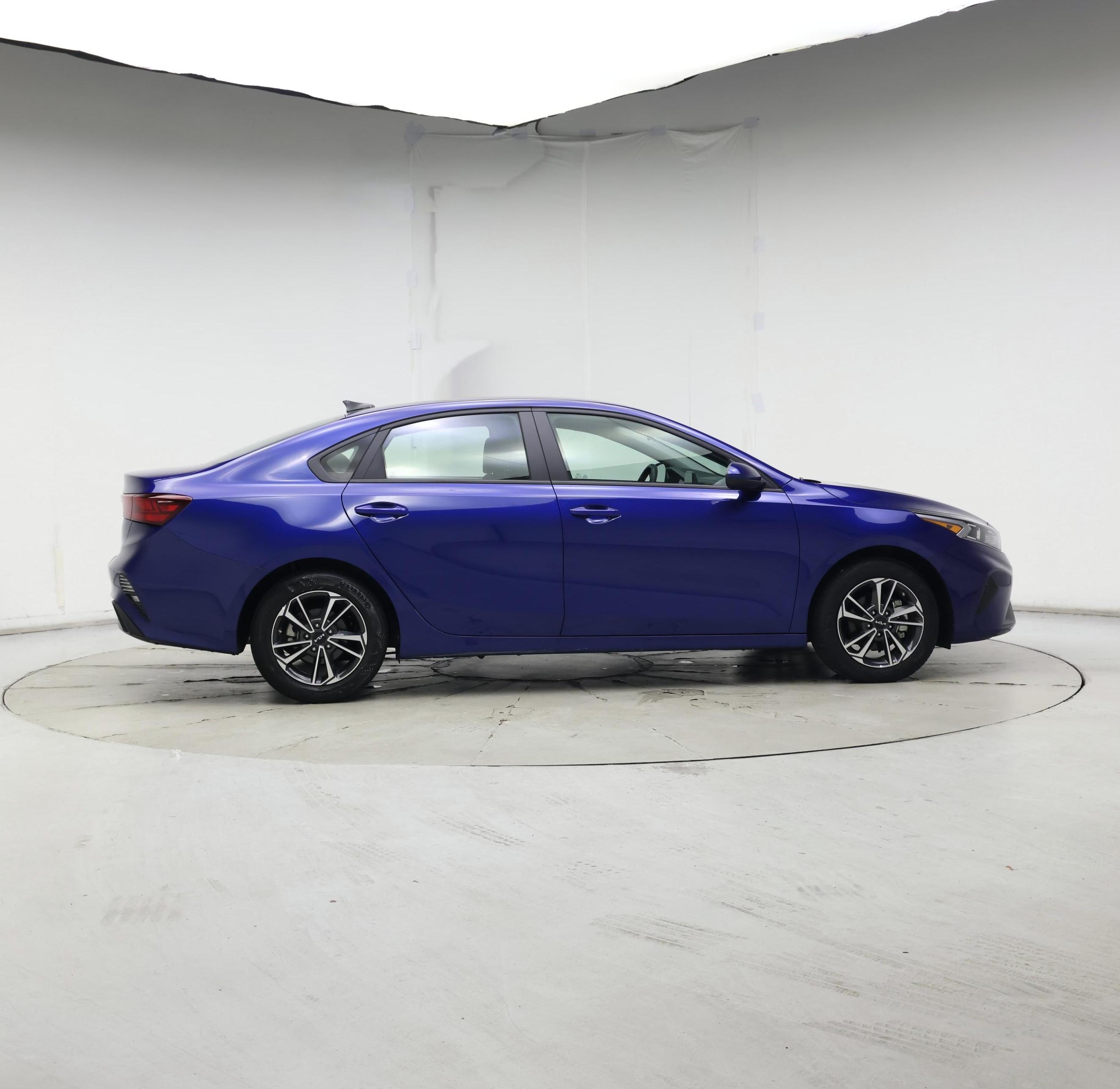 Thumbnail: 2024 Kia Forte - 7