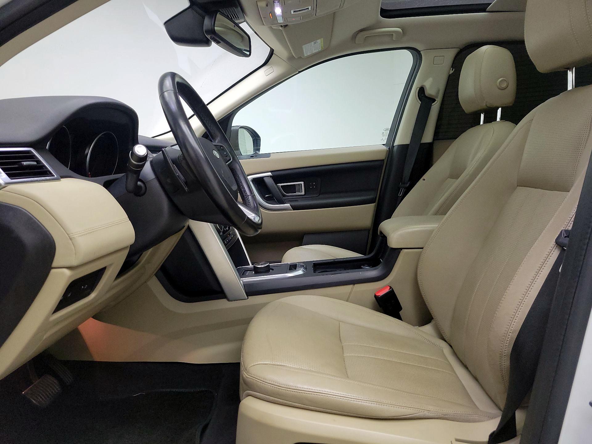 Thumbnail: 2019 Land Rover Discovery Sport - 11