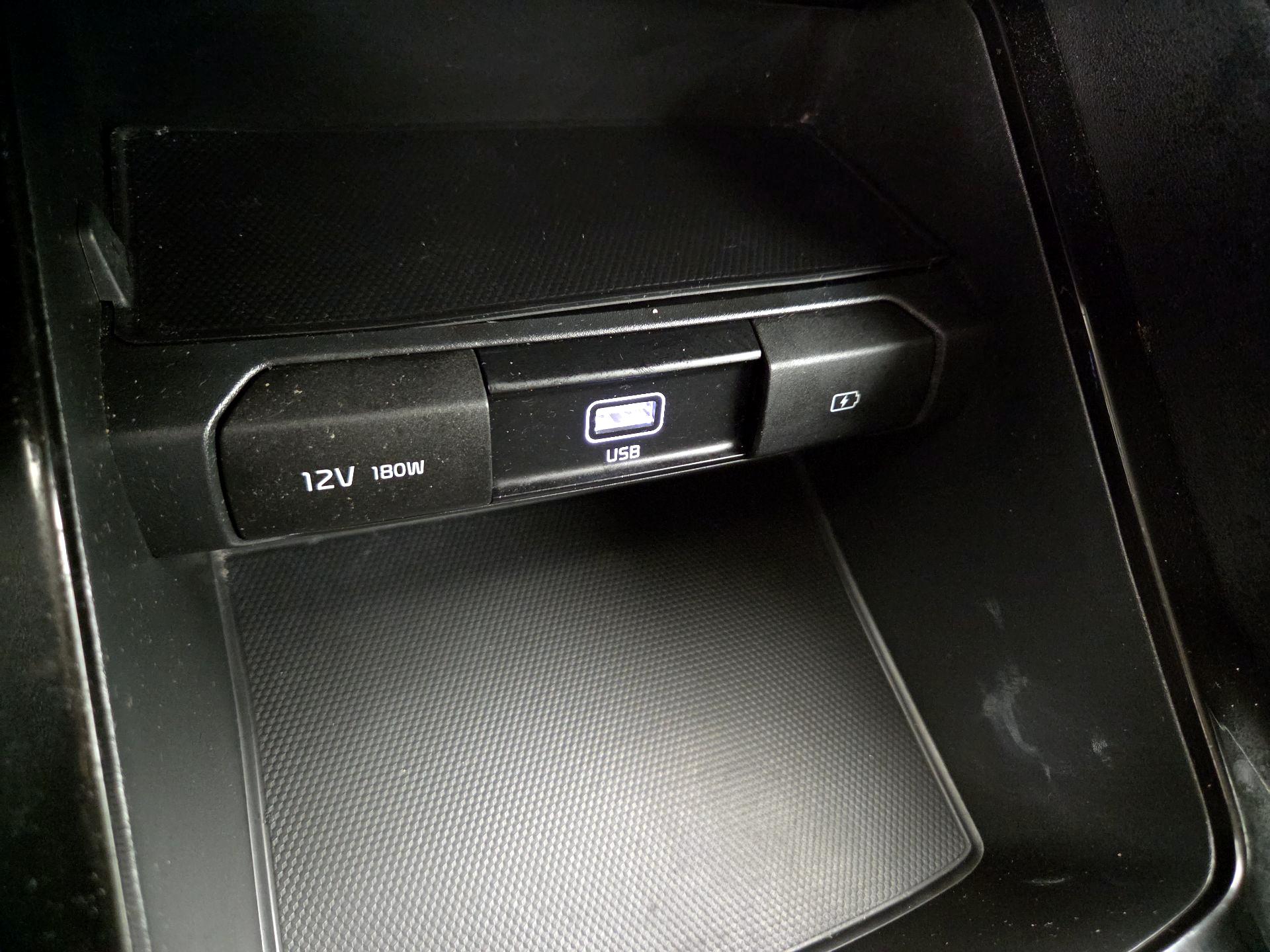 Thumbnail: 2021 Kia Telluride - 18