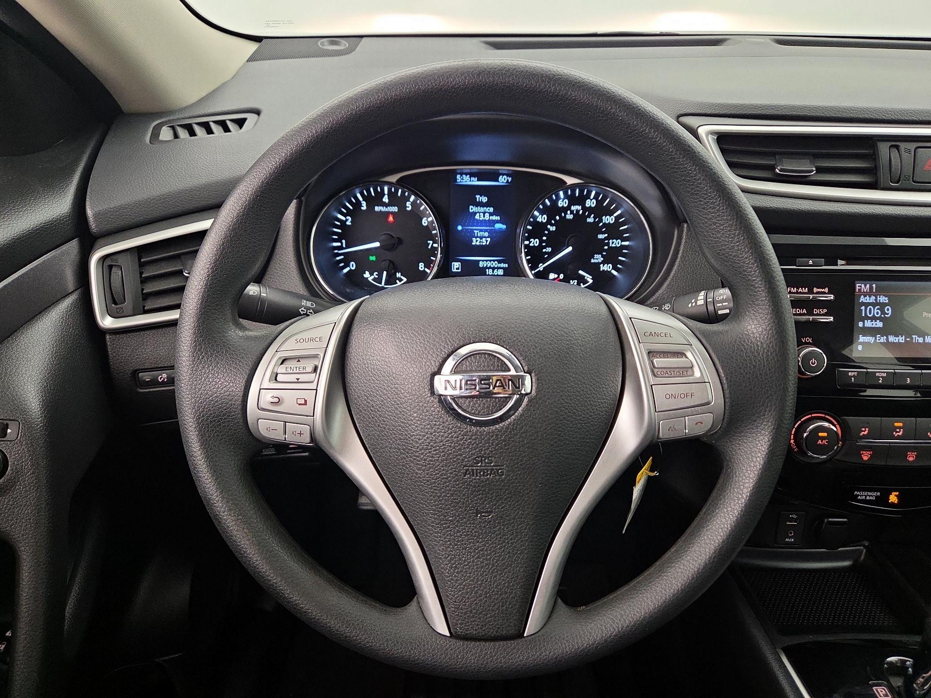 Thumbnail: 2016 Nissan Rogue - 10