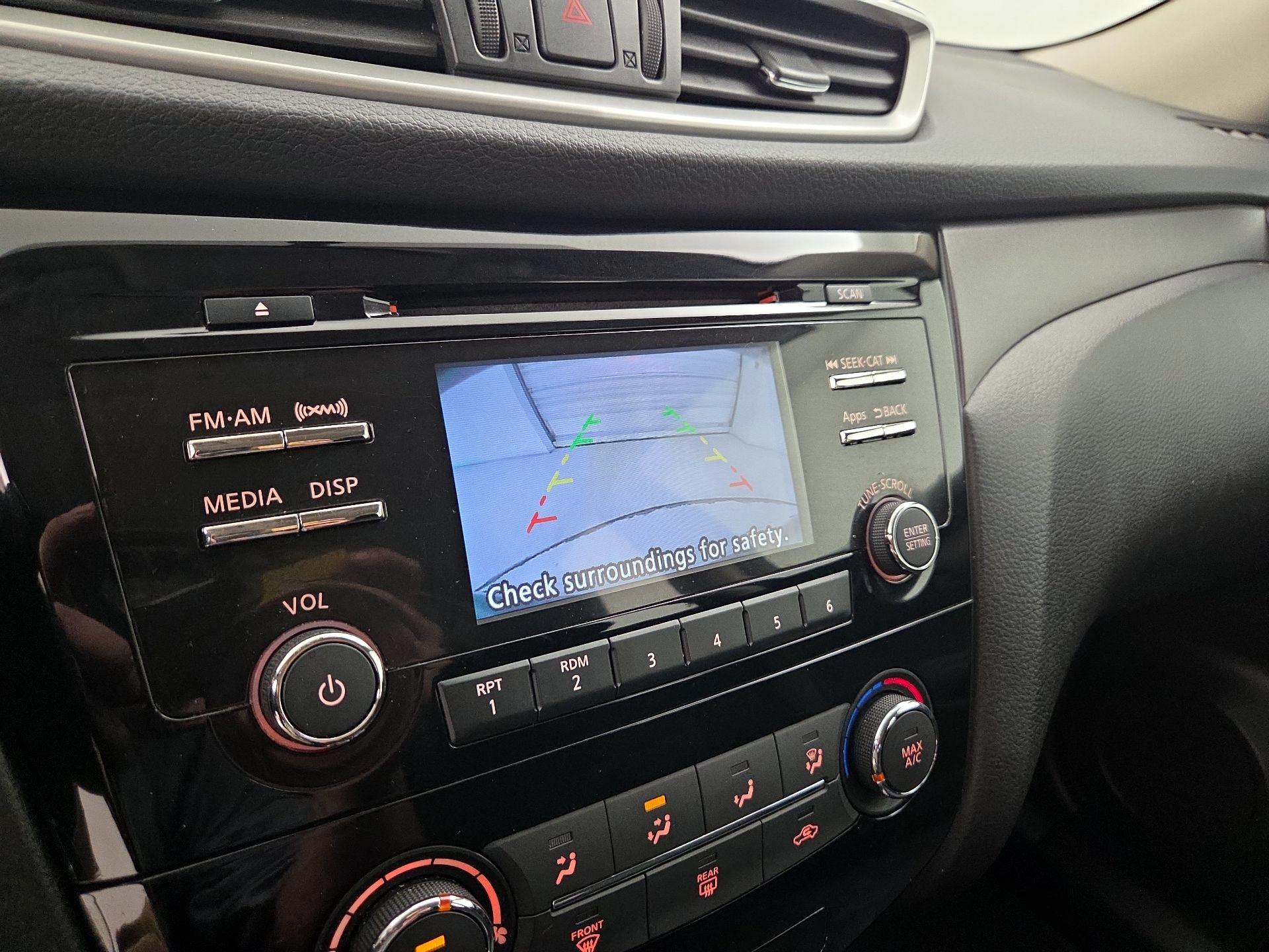 Thumbnail: 2016 Nissan Rogue - 14