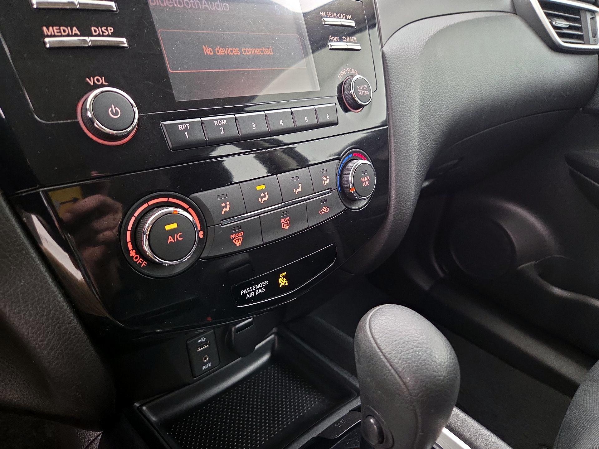 Thumbnail: 2016 Nissan Rogue - 16