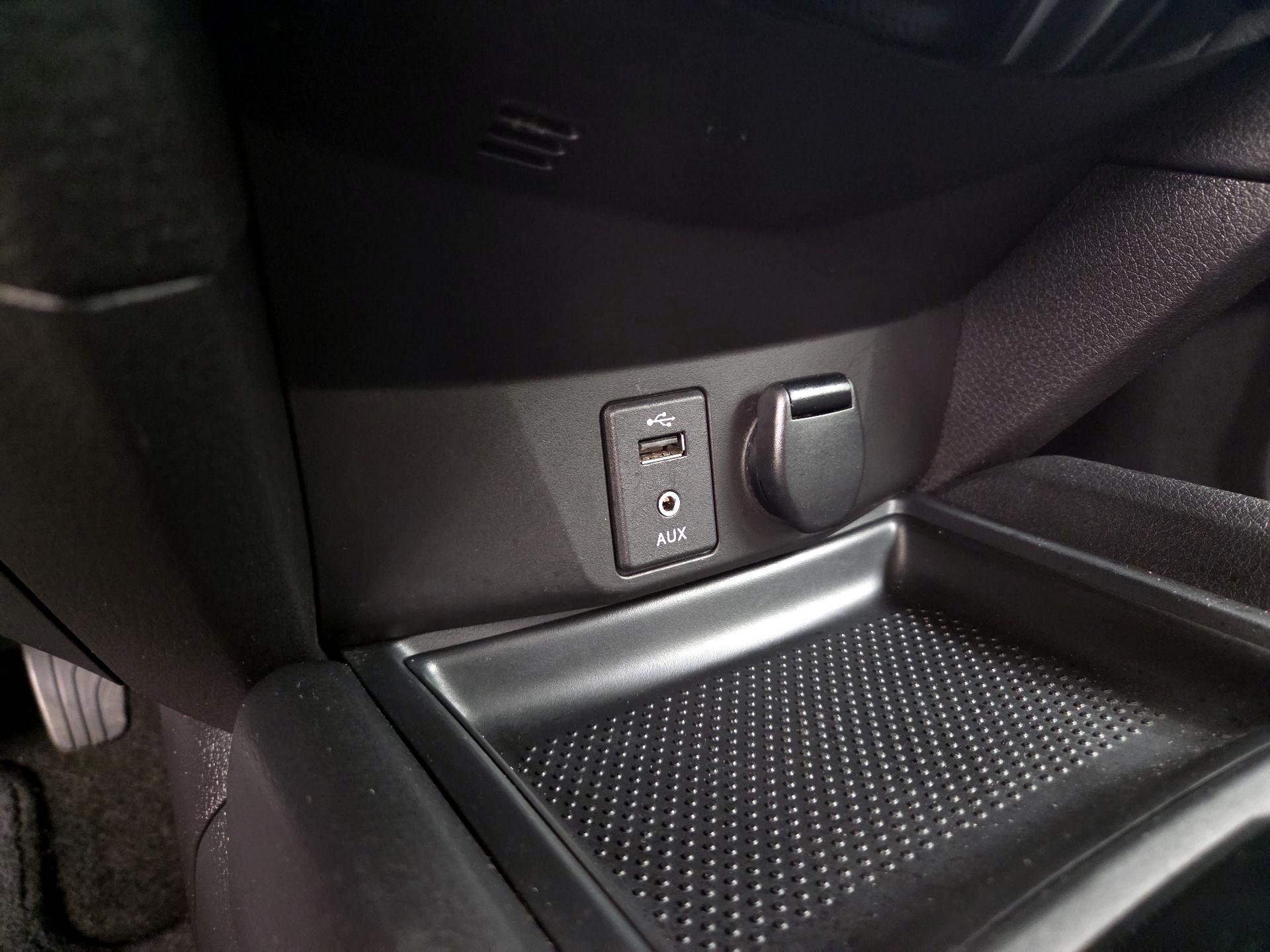 Thumbnail: 2016 Nissan Rogue - 18