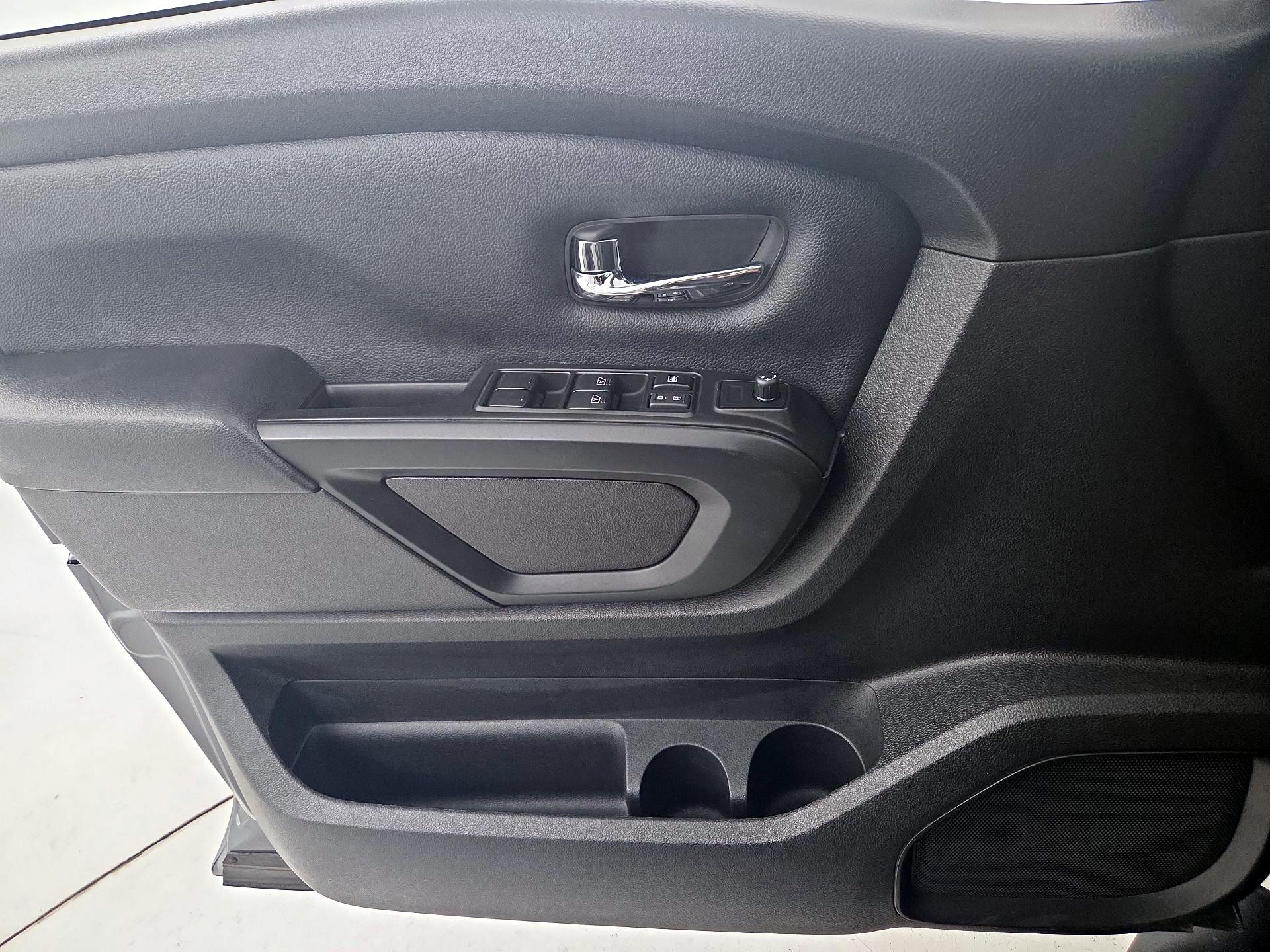 Thumbnail: 2018 Nissan Titan - 12