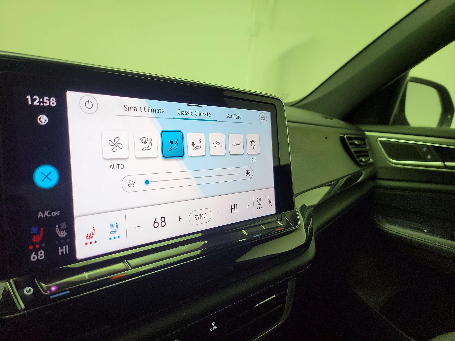 Thumbnail: 2024 Volkswagen Atlas - 17