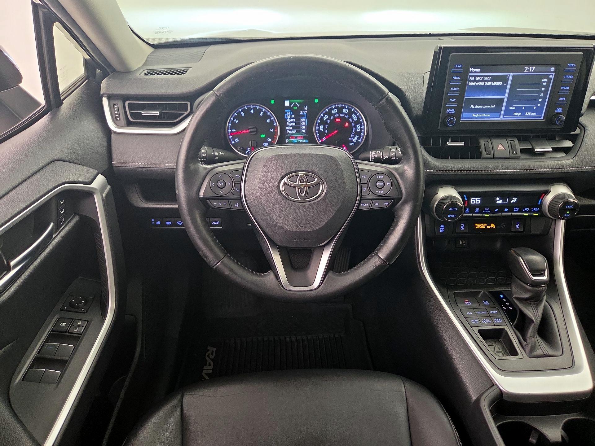 Thumbnail: 2019 Toyota RAV4 - 10