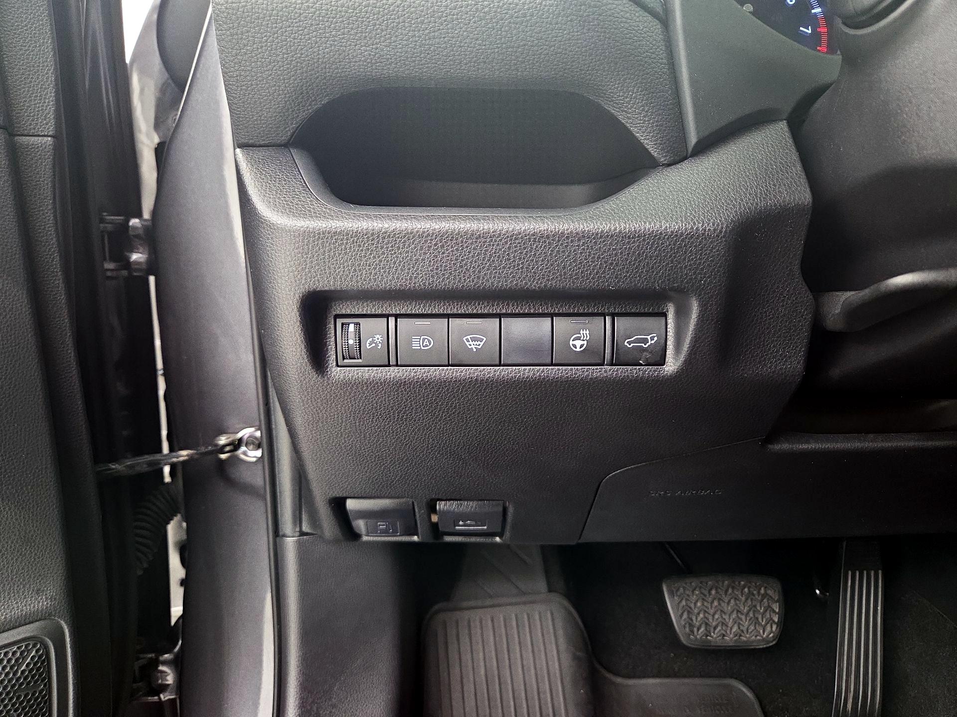 Thumbnail: 2019 Toyota RAV4 - 13