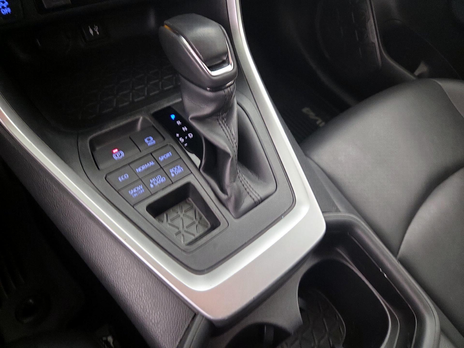 Thumbnail: 2019 Toyota RAV4 - 17