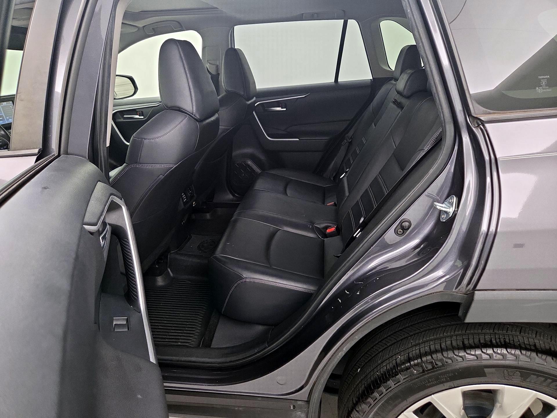 Thumbnail: 2019 Toyota RAV4 - 20