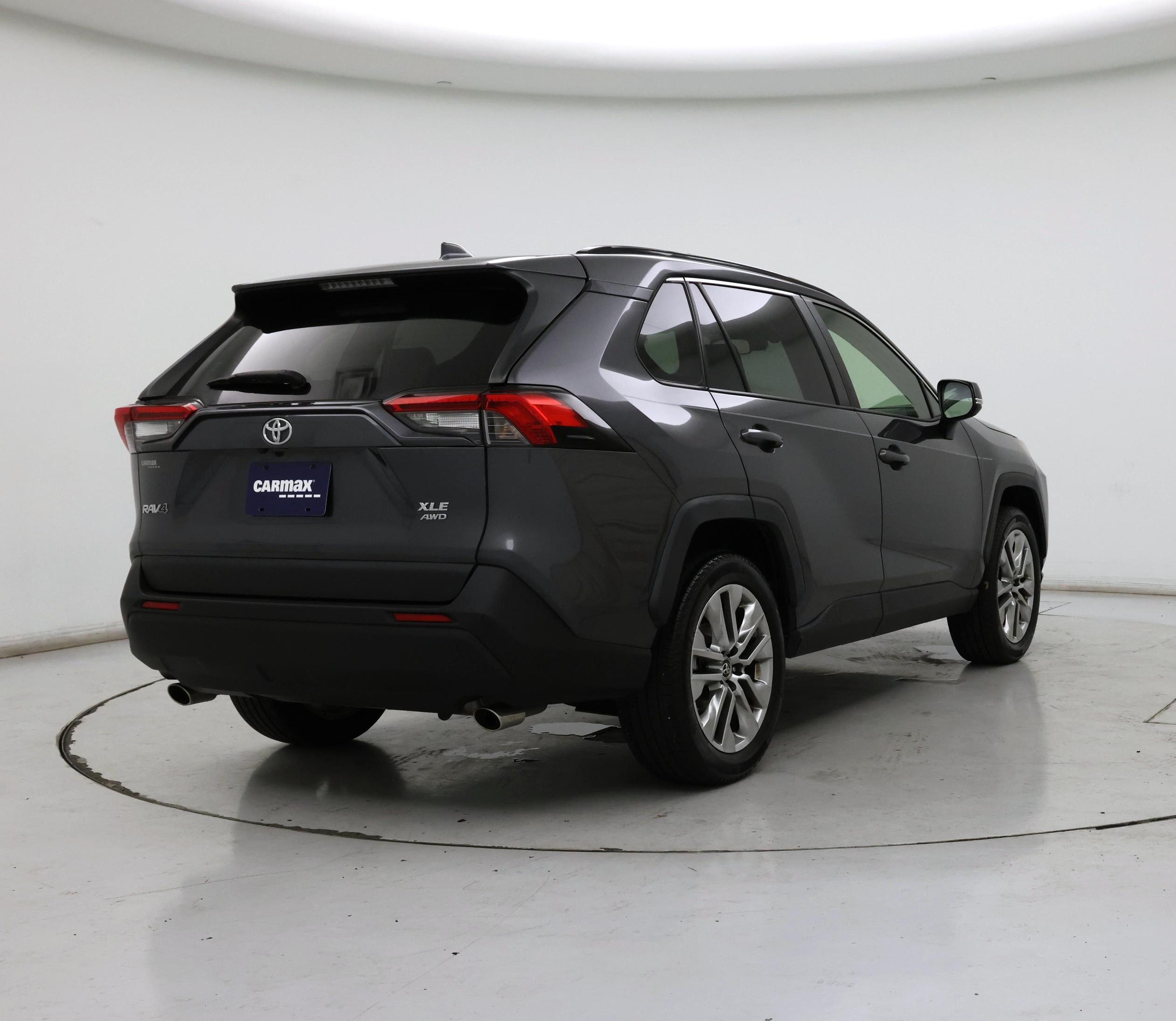 Thumbnail: 2019 Toyota RAV4 - 8