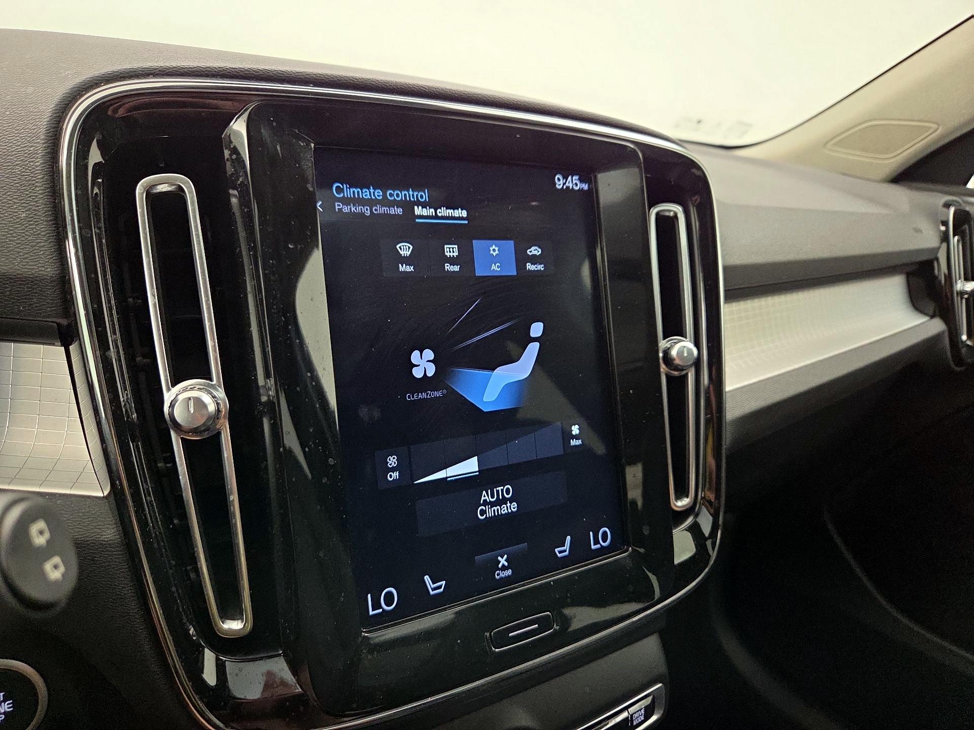 Thumbnail: 2019 Volvo XC40 - 16