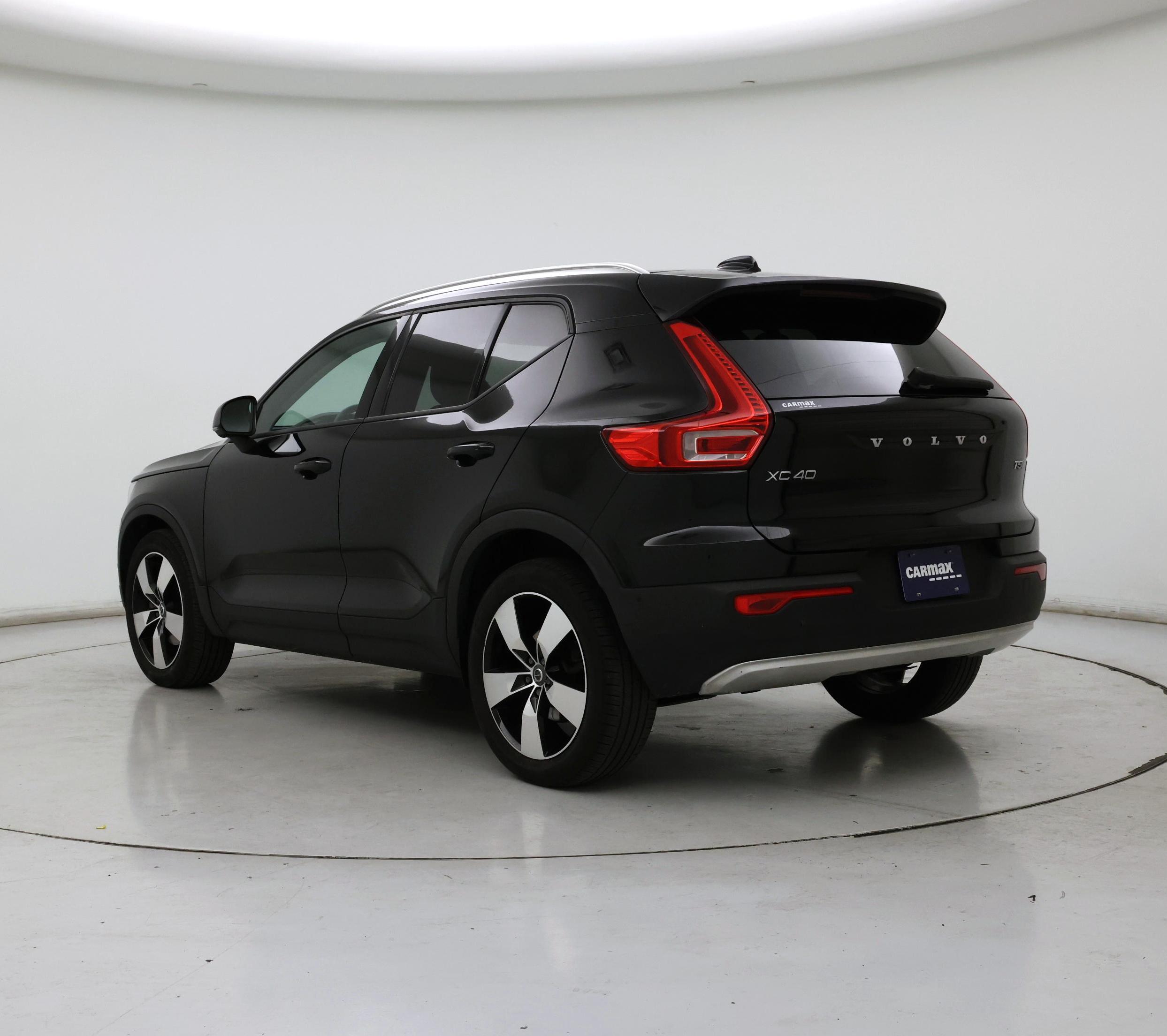 Thumbnail: 2019 Volvo XC40 - 2