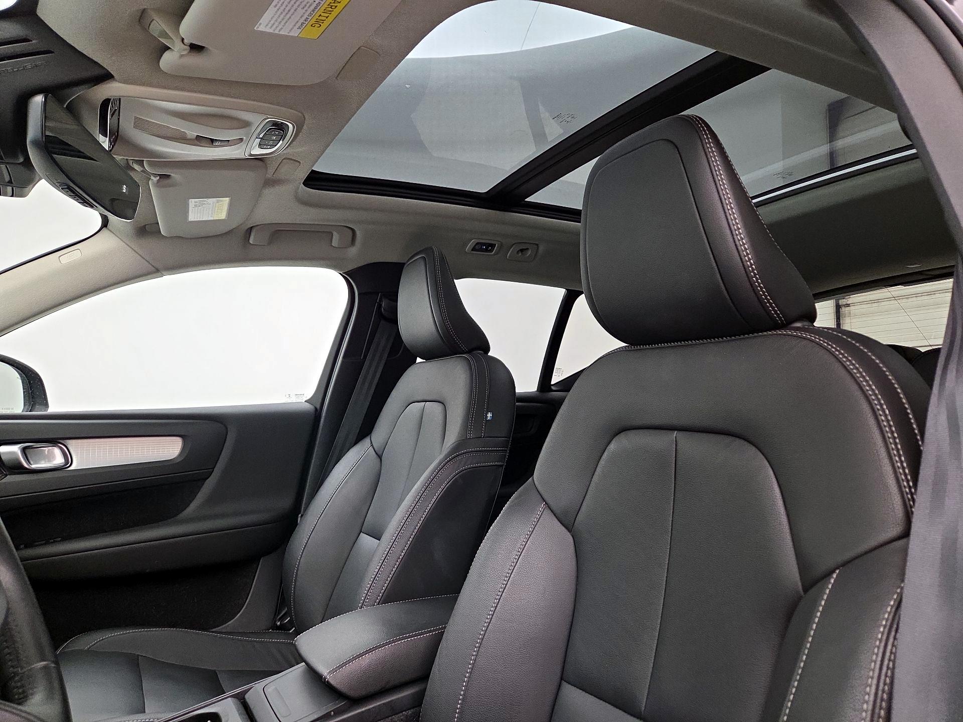 Thumbnail: 2019 Volvo XC40 - 19