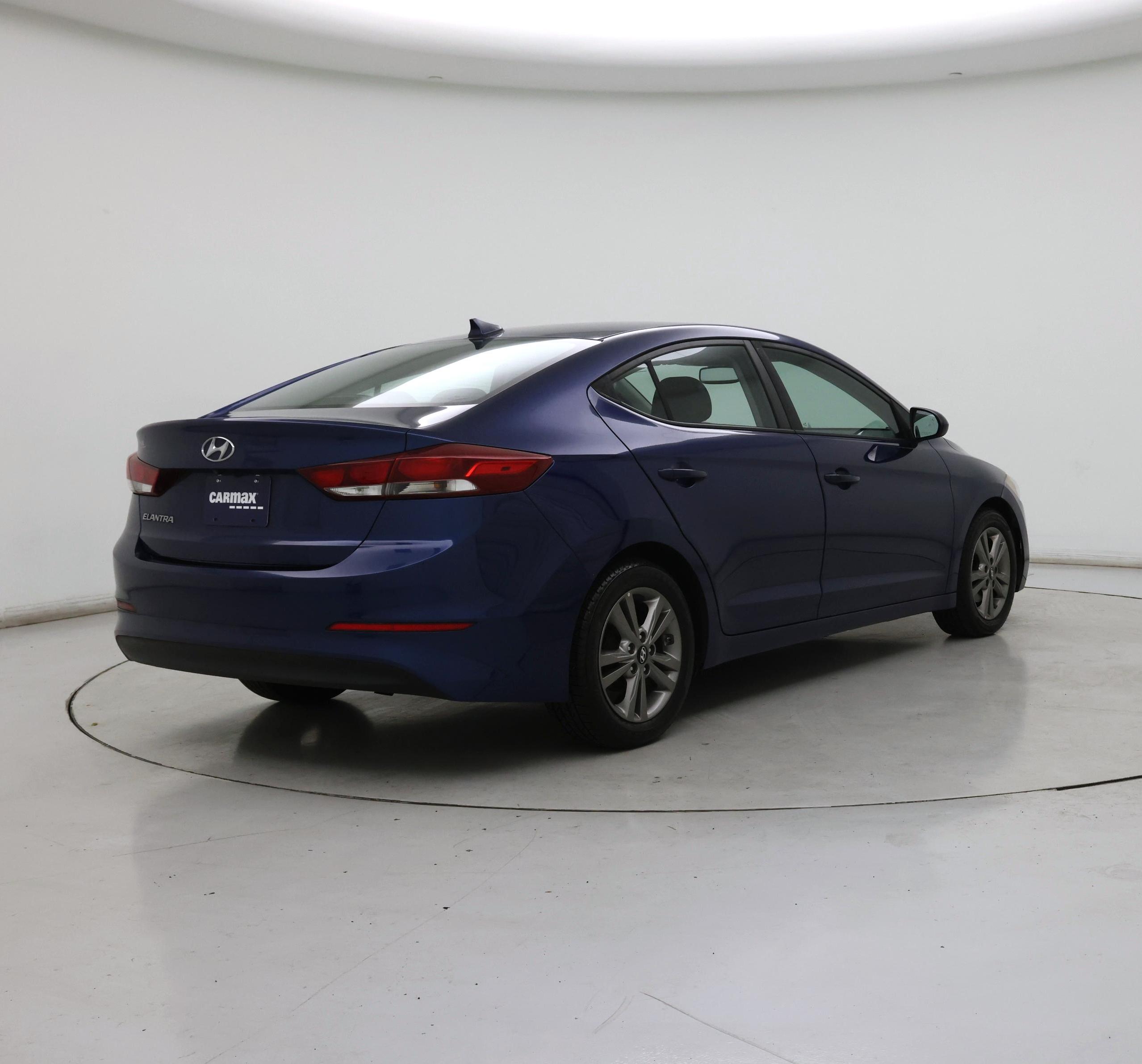 Thumbnail: 2017 Hyundai Elantra - 8