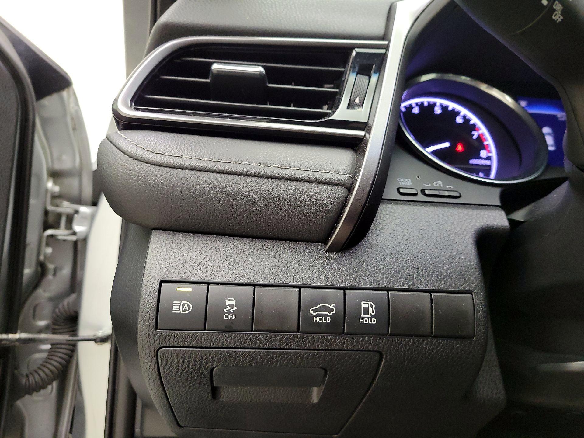 Thumbnail: 2020 Toyota Camry - 13