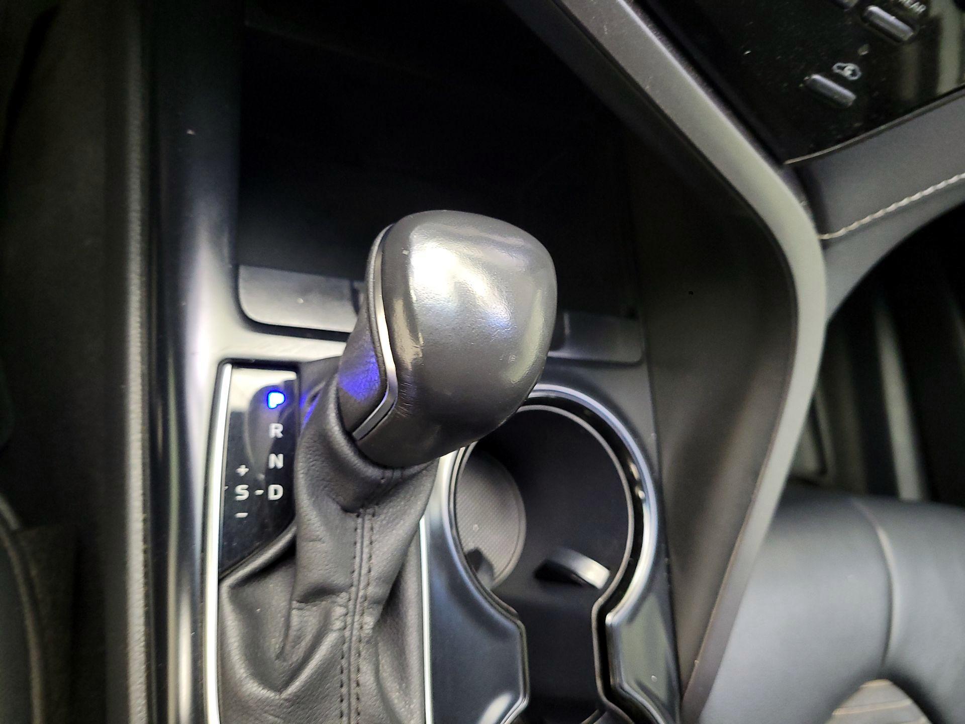 Thumbnail: 2020 Toyota Camry - 17