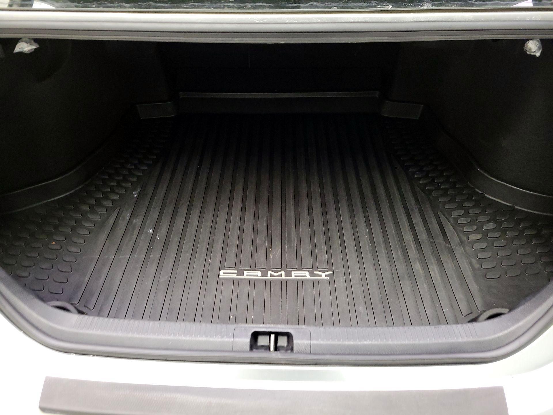 Thumbnail: 2020 Toyota Camry - 20